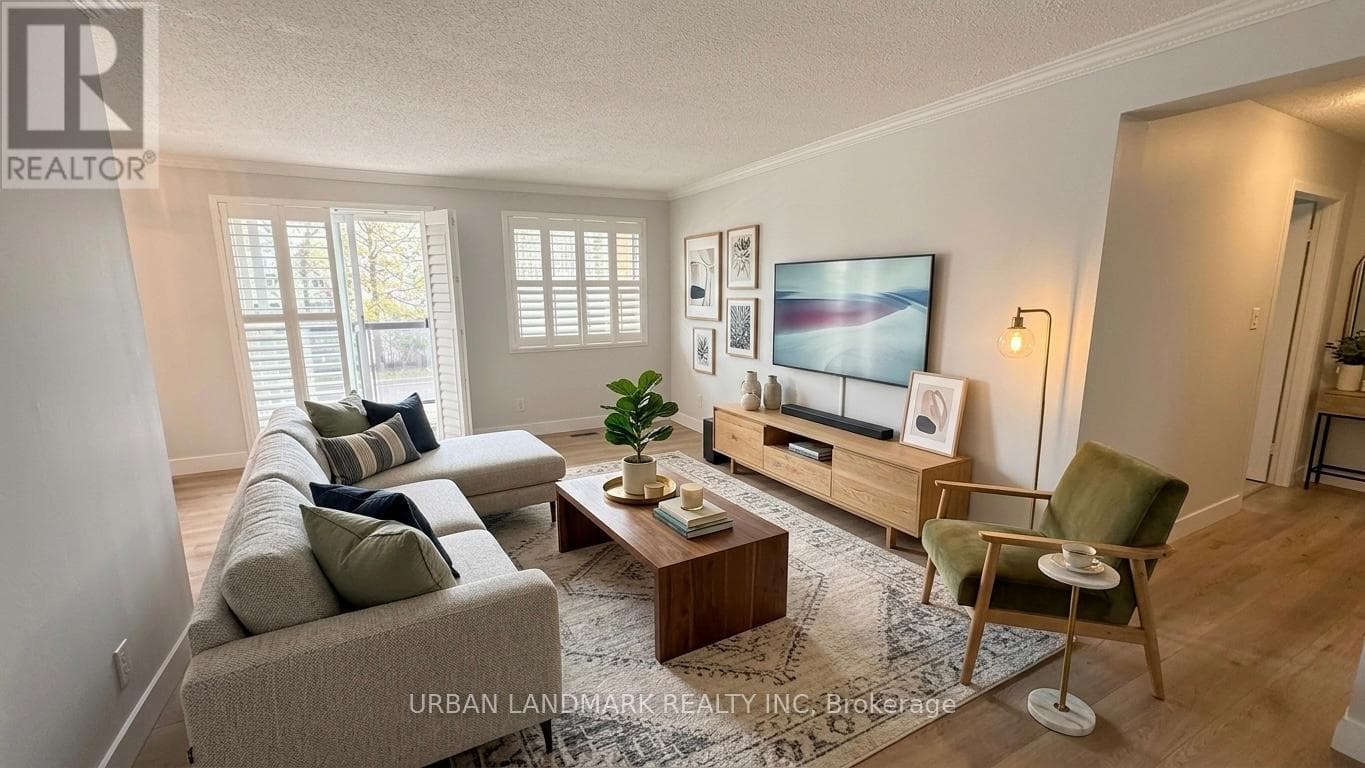 201 - 131 TAUNTON ROAD E, Toronto — photo 2