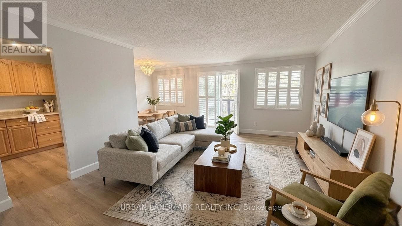 201 - 131 TAUNTON ROAD E, Toronto — photo 3