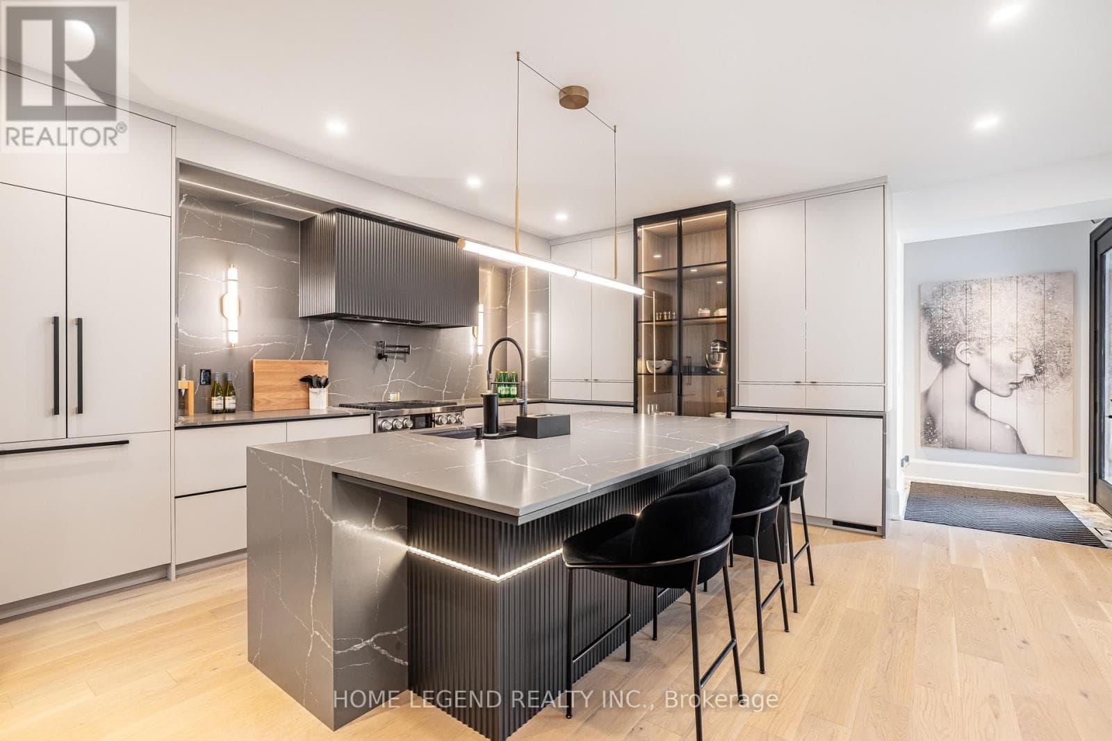 10 HEARTHWOOD GATE, Toronto — photo 4