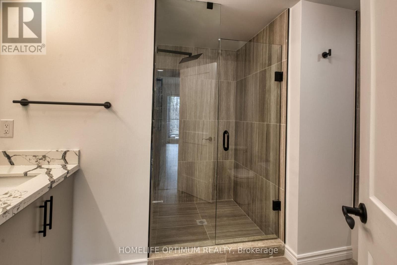 101 - 6 SUNCREST LANE, Toronto
