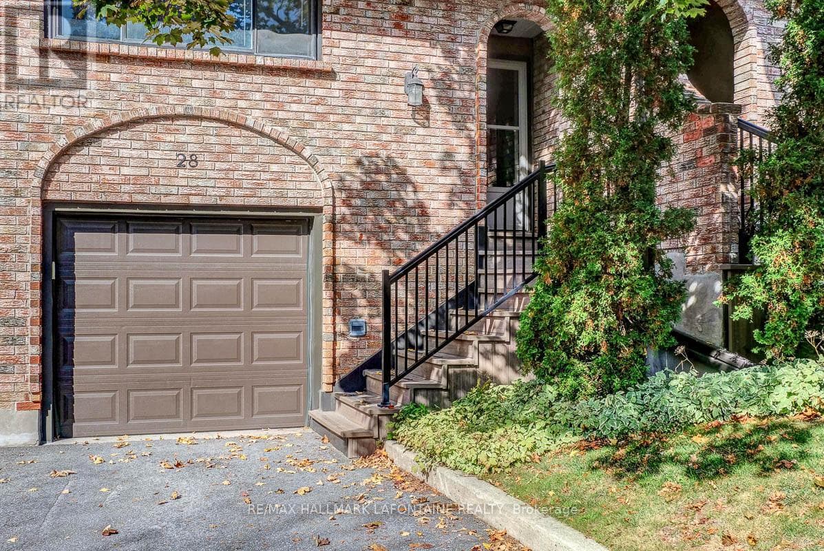 28 - 2 BERTONA STREET, Ottawa — photo 2