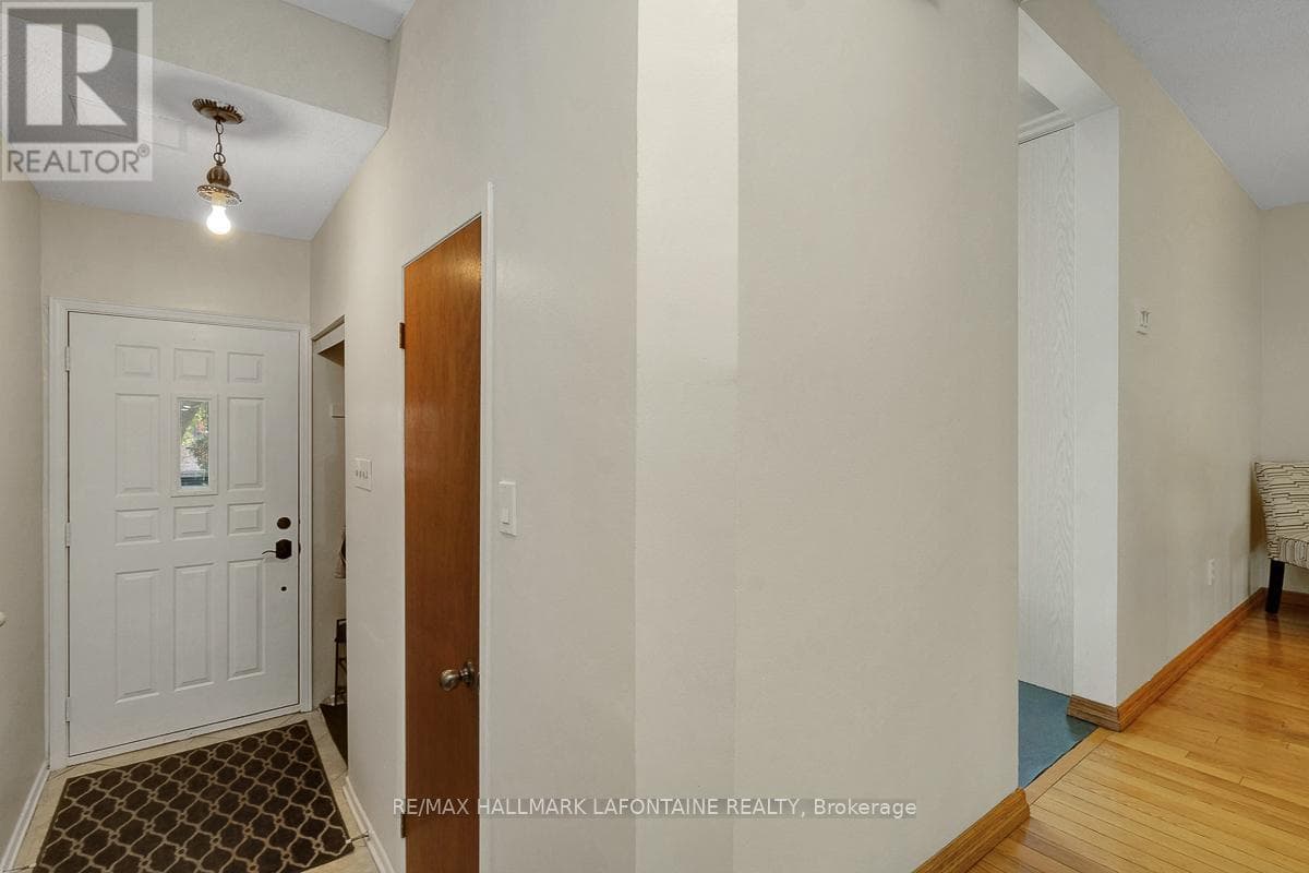 28 - 2 BERTONA STREET, Ottawa — photo 3