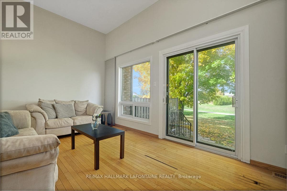 28 - 2 BERTONA STREET, Ottawa — photo 5