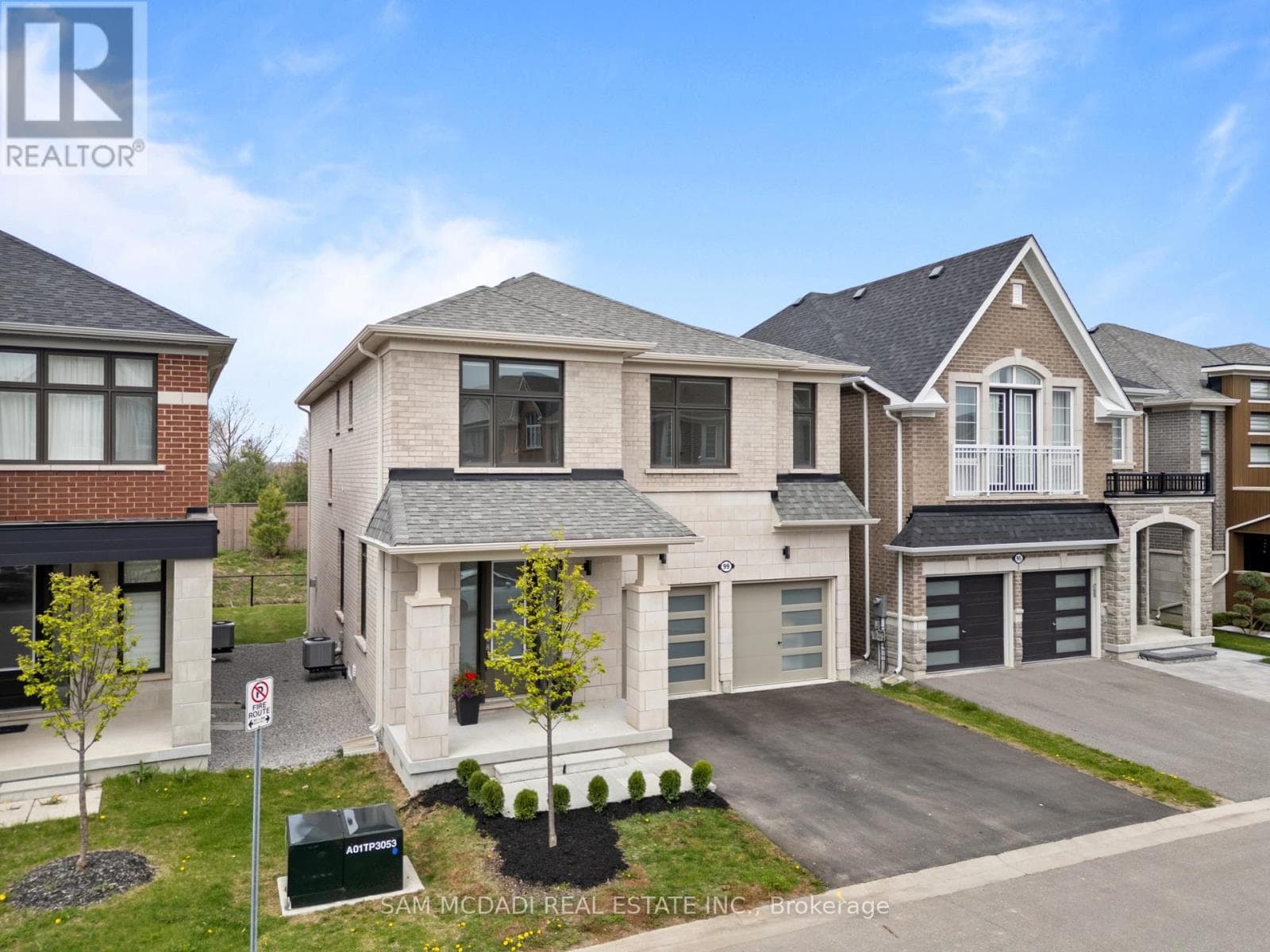 99 BLACK WALNUT COURT, Toronto — photo 2