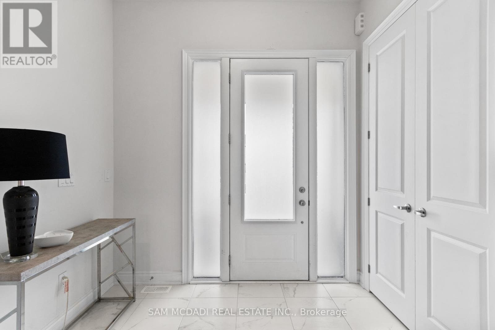 99 BLACK WALNUT COURT, Toronto — photo 5