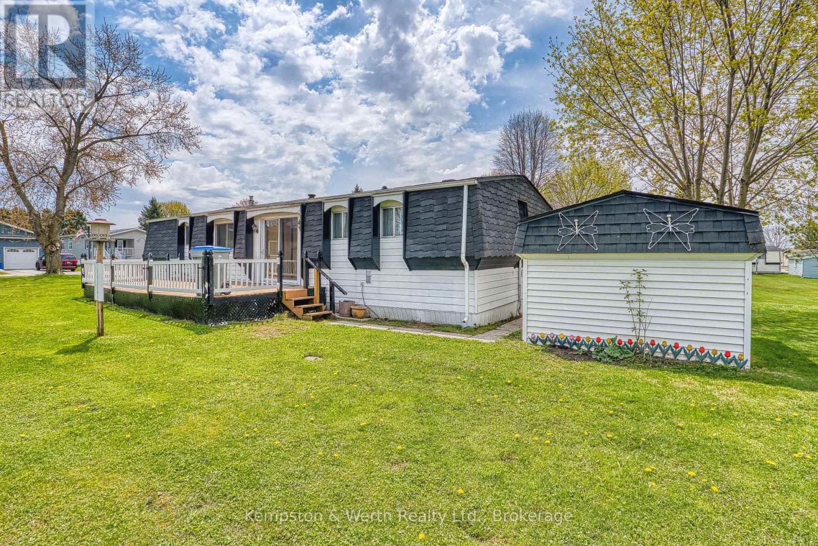 71 FAIRVIEW Crescent in 