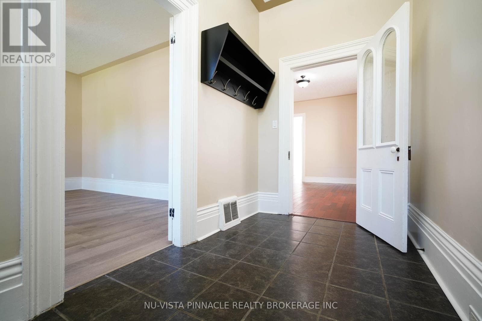 571 DUFFERIN AVENUE, London and St. Thomas — photo 2