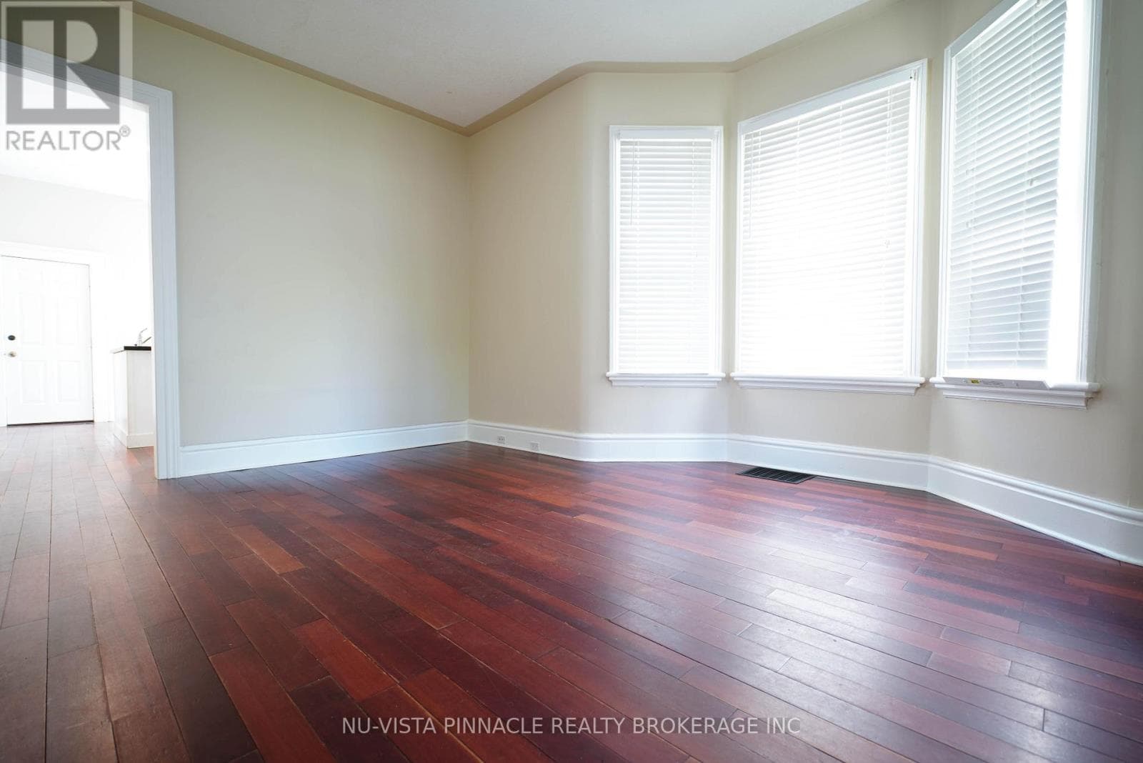 571 DUFFERIN AVENUE, London and St. Thomas — photo 4