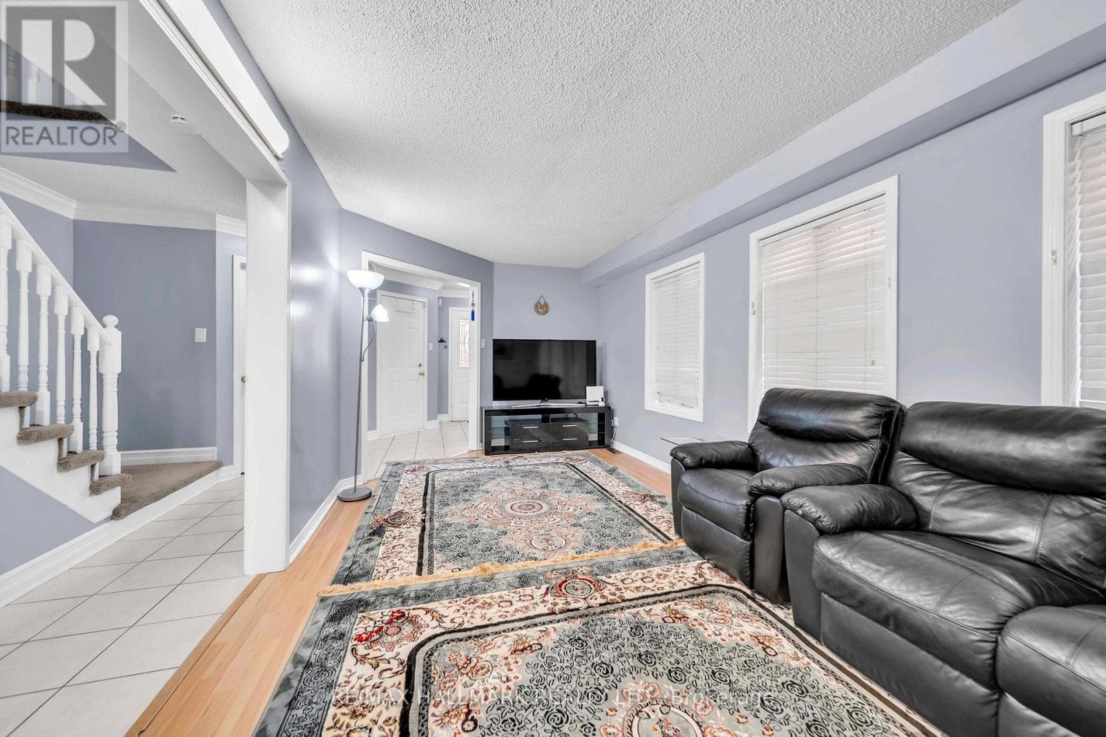 96 OLYMPIA CRESCENT, Toronto — photo 4