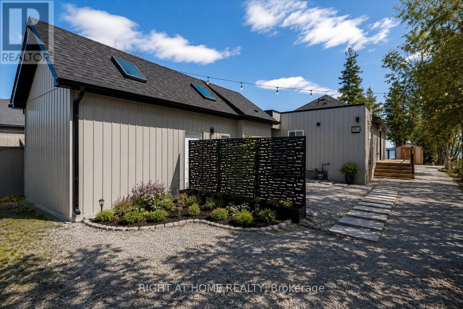 241 ROCKAWAY BEACH PLAZA, Toronto — photo 3