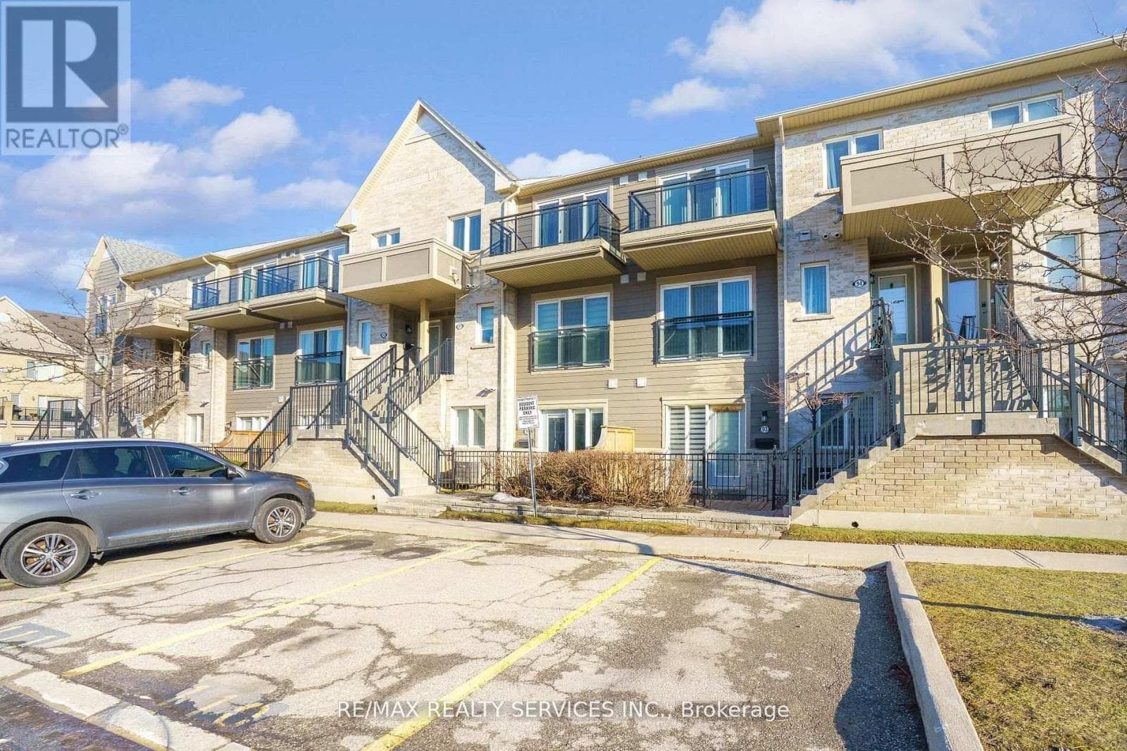 92 - 60 FAIRWOOD CIRCLE in SPRINGDALE