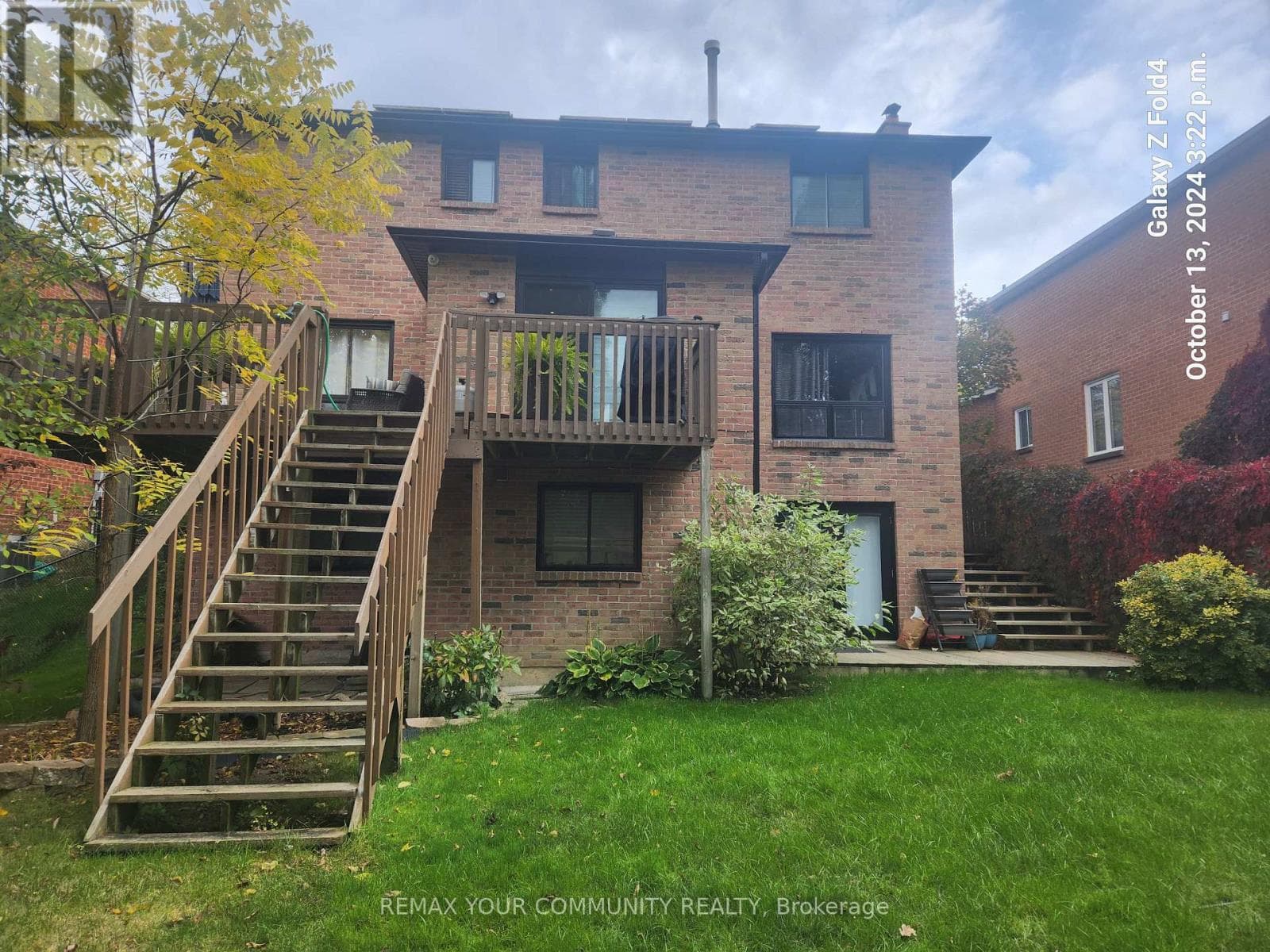 19 ST. MICHAEL'S CRESCENT, Toronto — photo 2