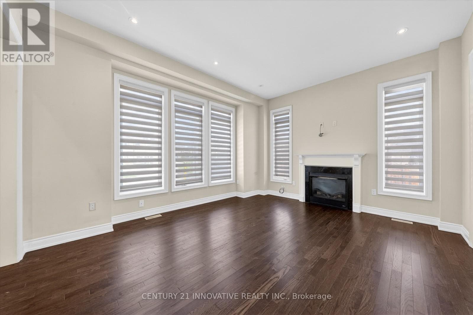 1 - 1815 FAIRPORT ROAD, Toronto — photo 4