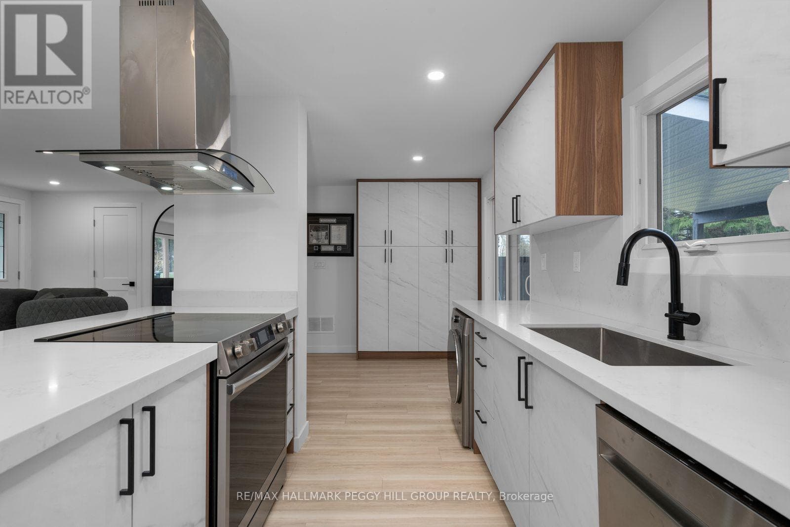 15 CHERRYWOOD LANE, Toronto — photo 5