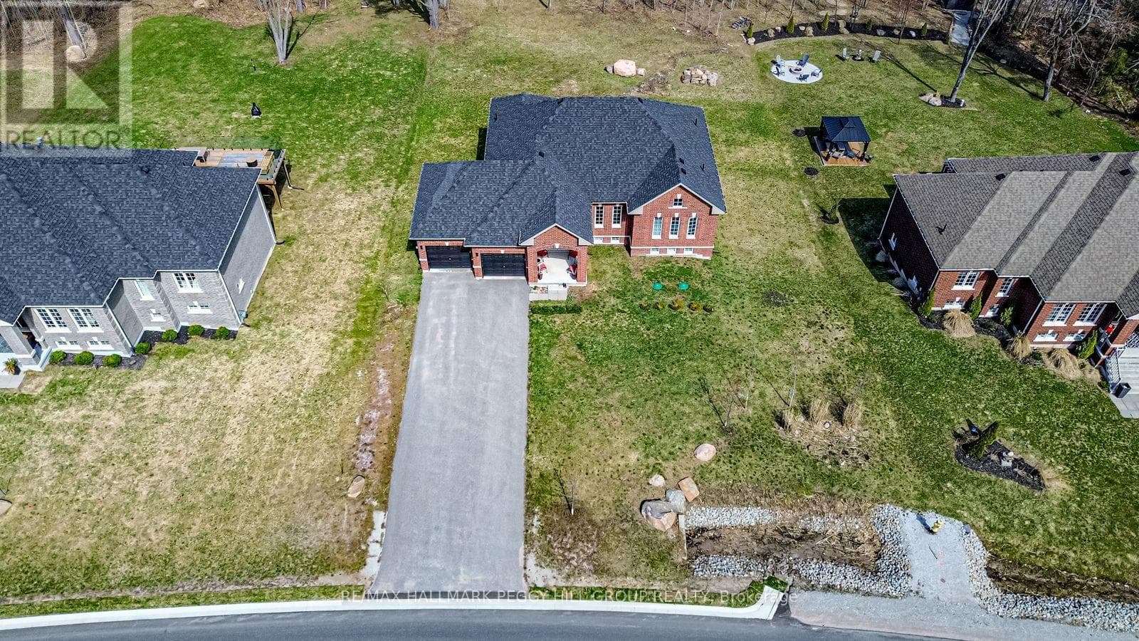 82 DIAMOND VALLEY Drive, Toronto — photo 2