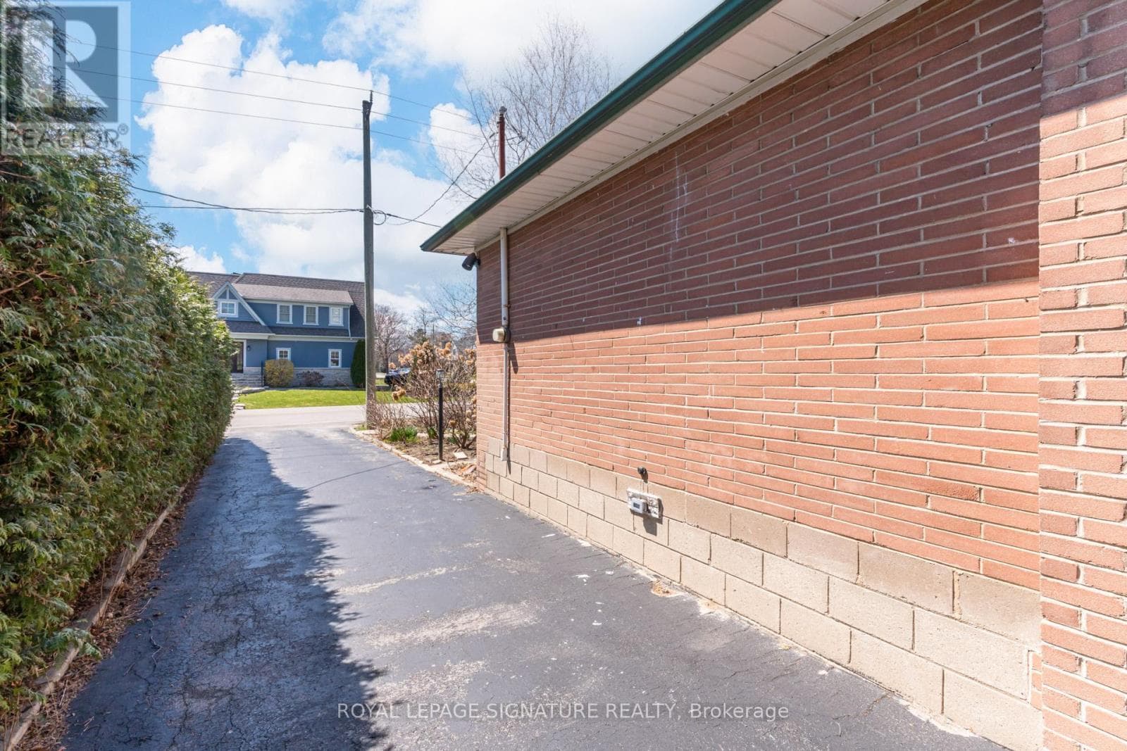 411 MAPLEHURST AVENUE, Toronto — photo 4
