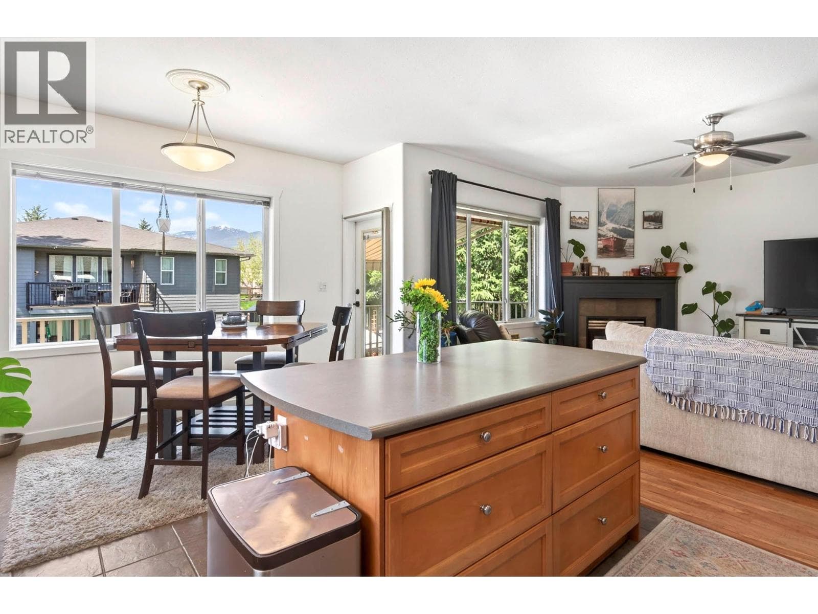 223 MURTLE Road, Interior REALTORS® — photo 4