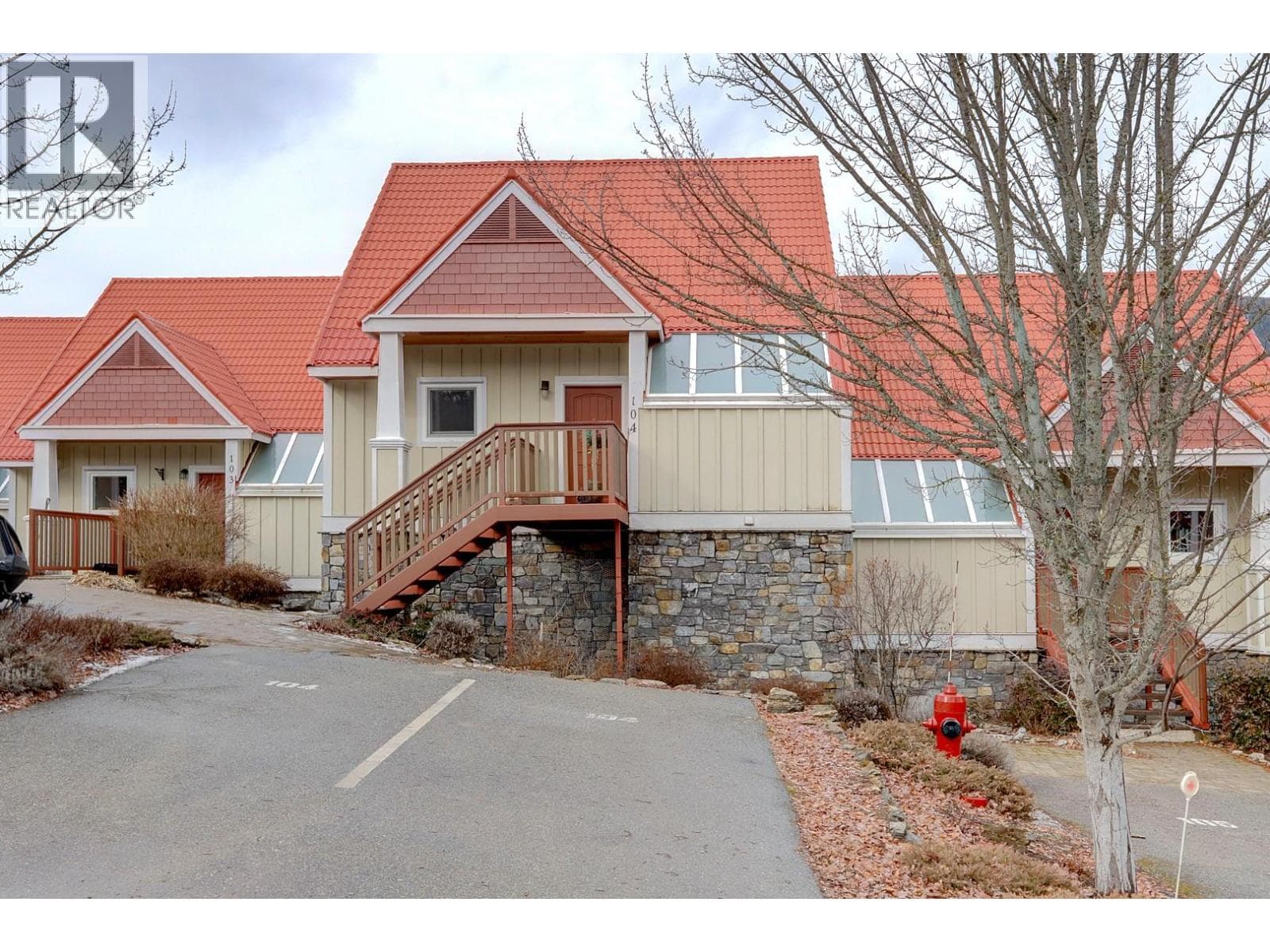 500 Old Spallumcheen Road Unit# 104, Interior REALTORS® — photo 2