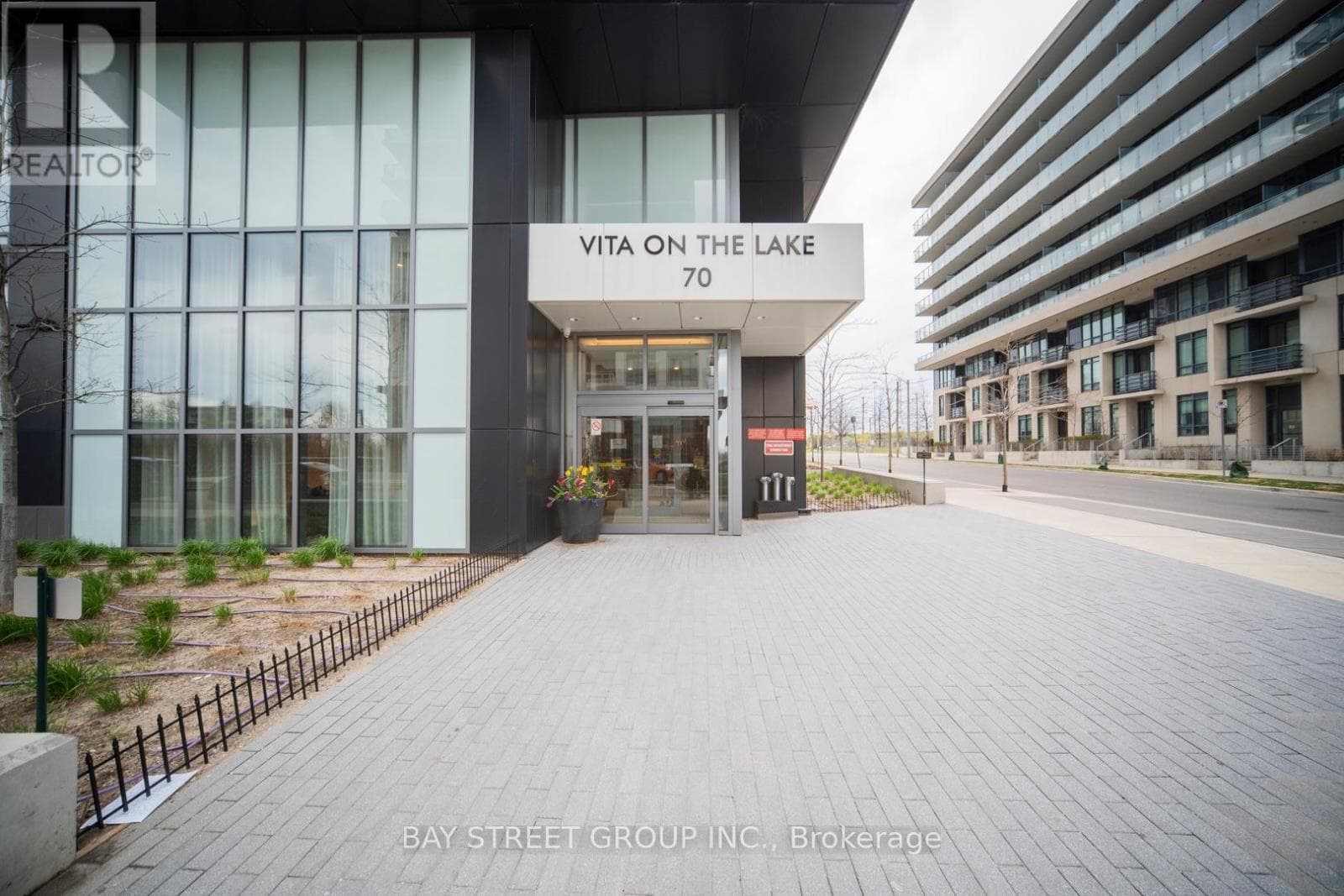 2107 - 70 ANNIE CRAIG DRIVE, Toronto — photo 2