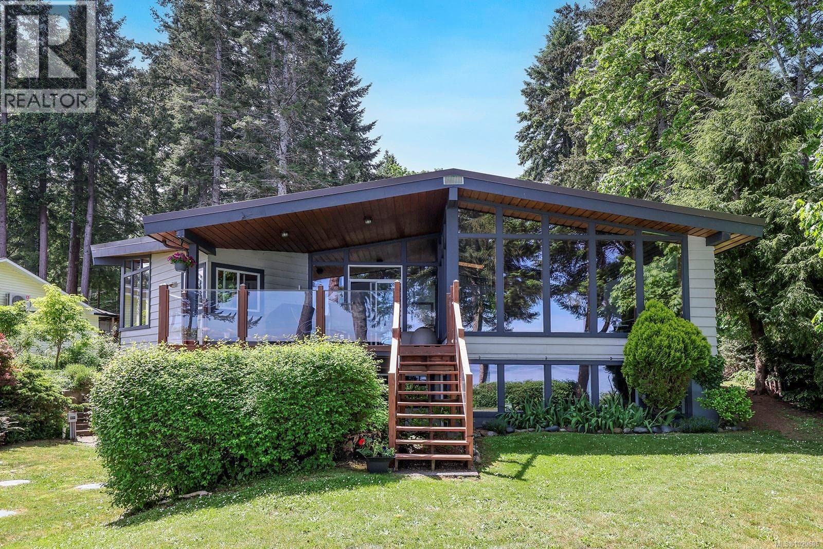 5862 Aldergrove Dr, Vancouver Island — photo 2