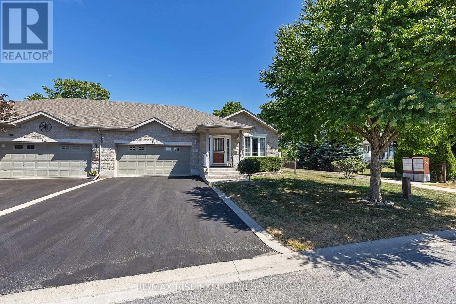 118 SHERIDAN STREET, Kingston — photo 2