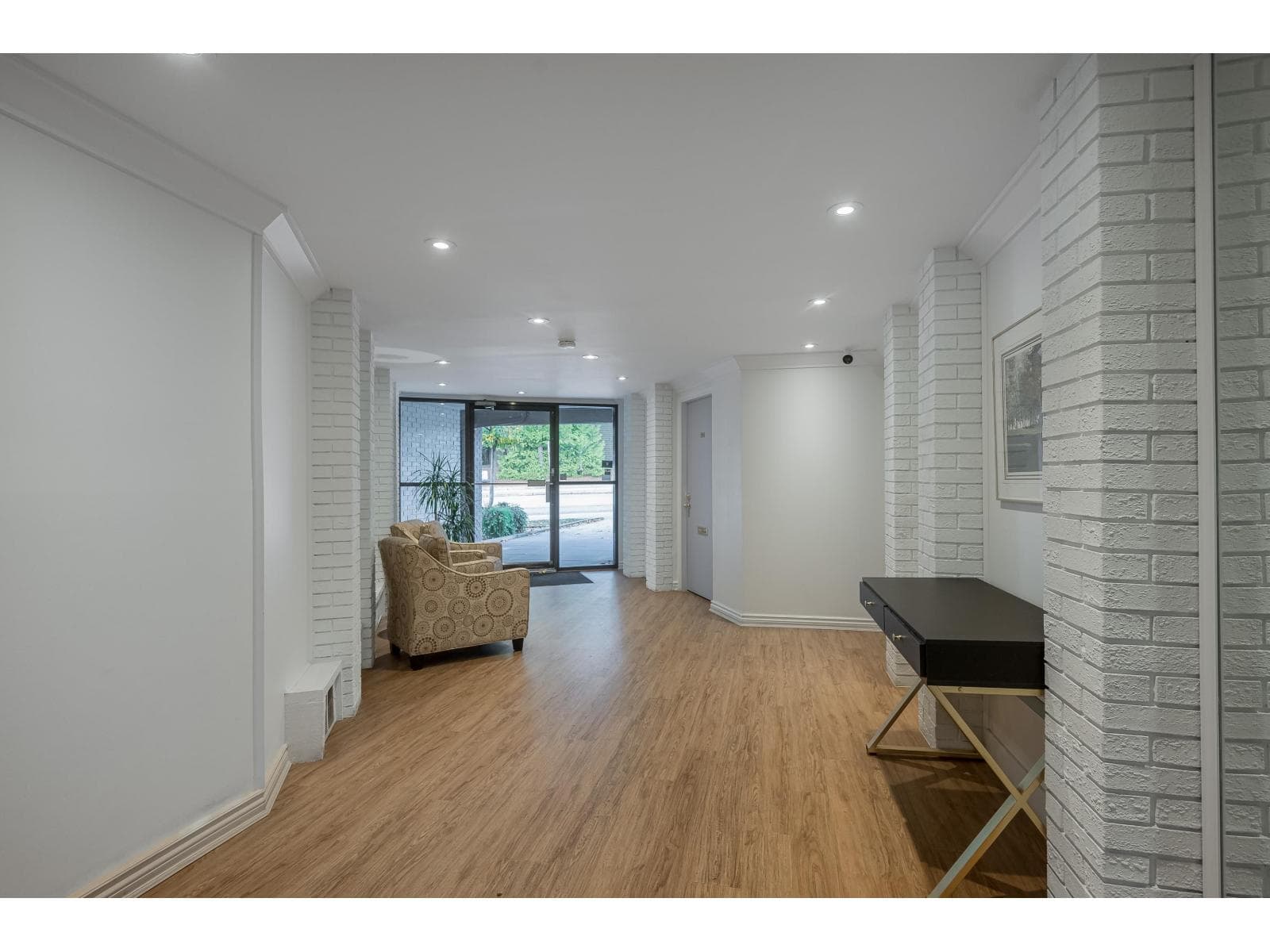 218 15020 NORTH BLUFF ROAD, Fraser Valley — photo 3