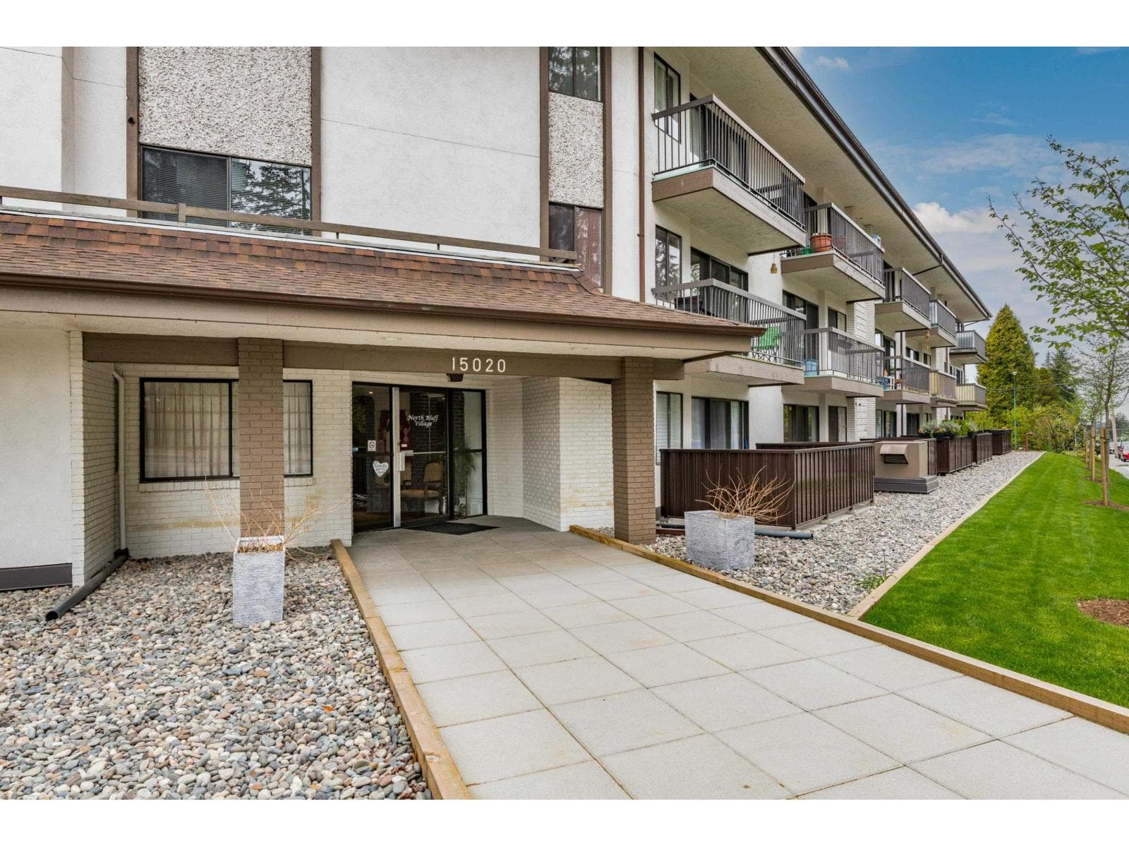 218 15020 NORTH BLUFF ROAD, Fraser Valley — photo 2