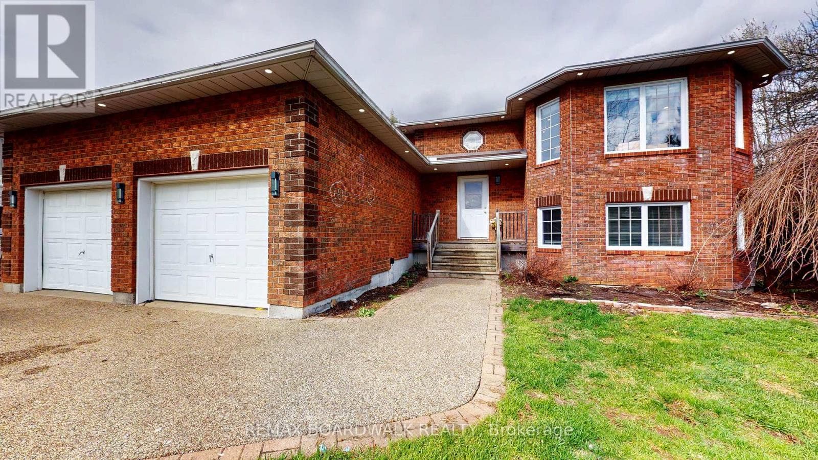 7 MEADOWVIEW DRIVE, Ottawa — photo 2
