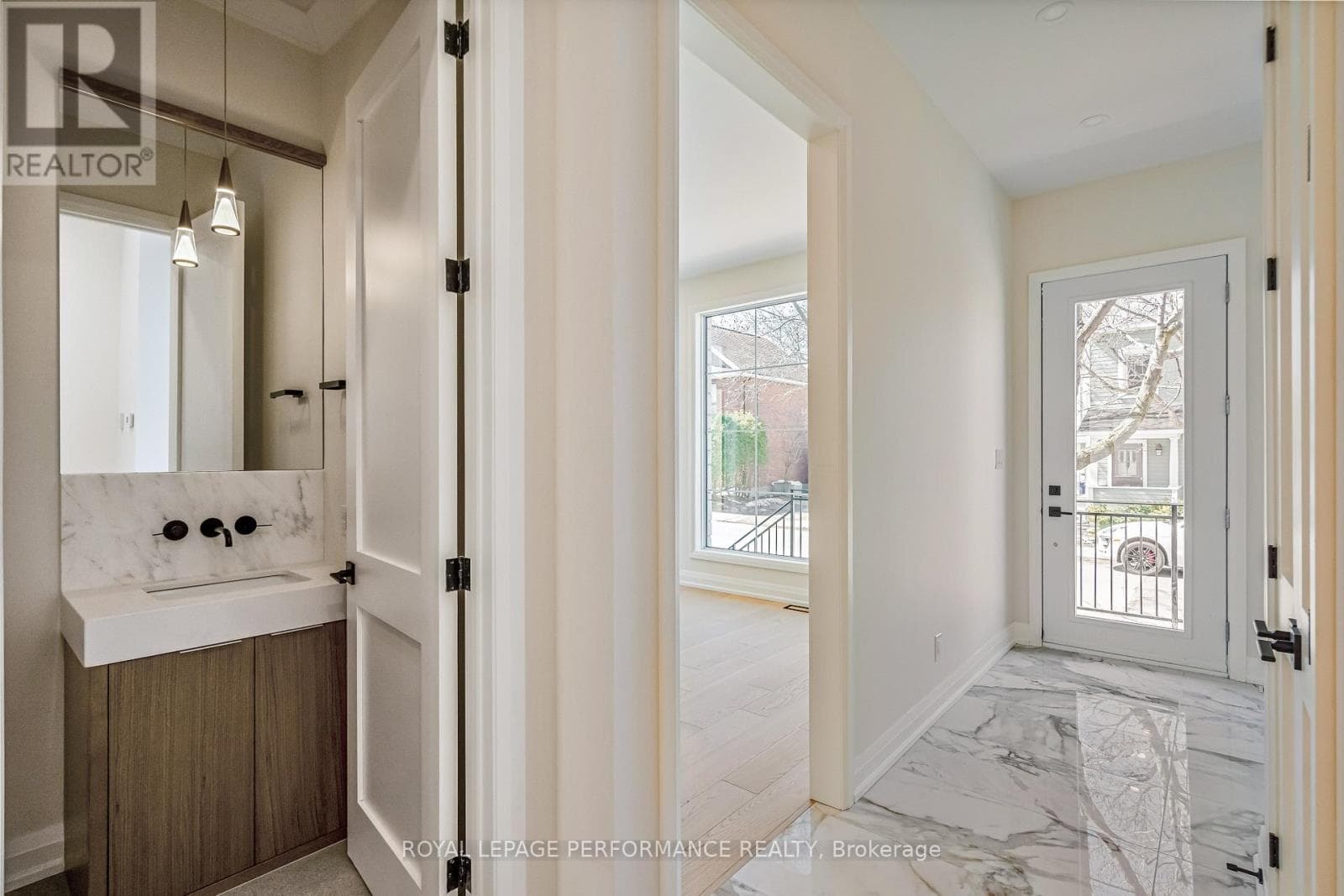 31 COMMANDA WAY, Ottawa — photo 2