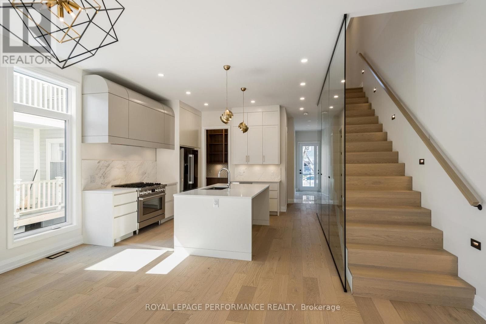 31 COMMANDA WAY, Ottawa — photo 4
