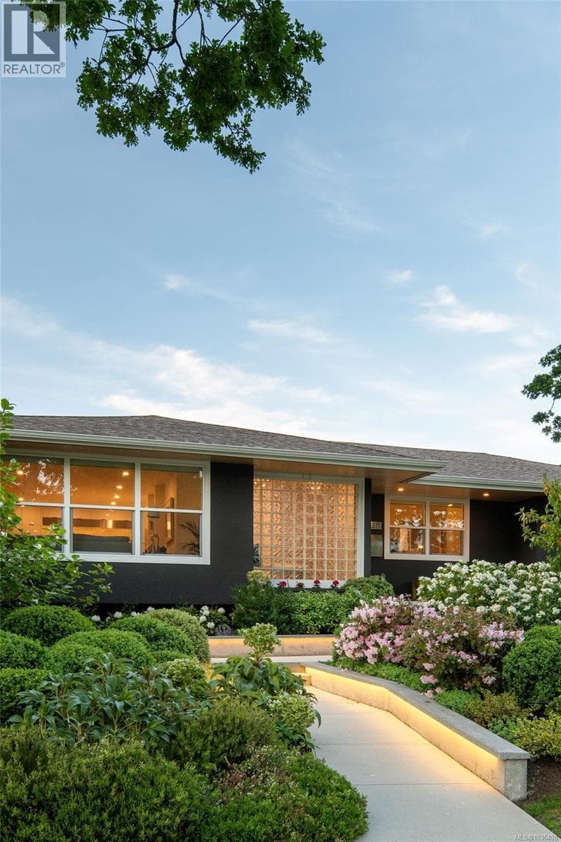 3311 Gibbs Rd, Victoria — photo 4