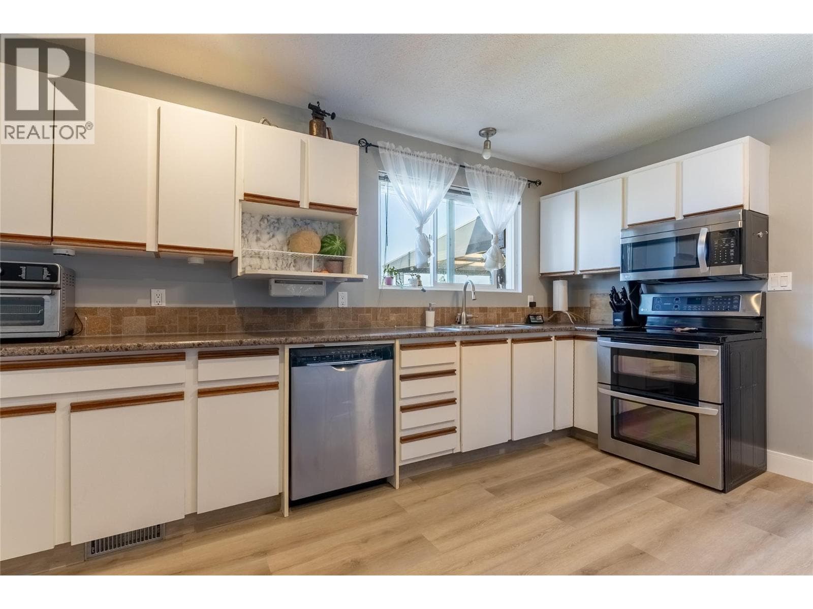 8 Breccia Drive, Interior REALTORS® — photo 5