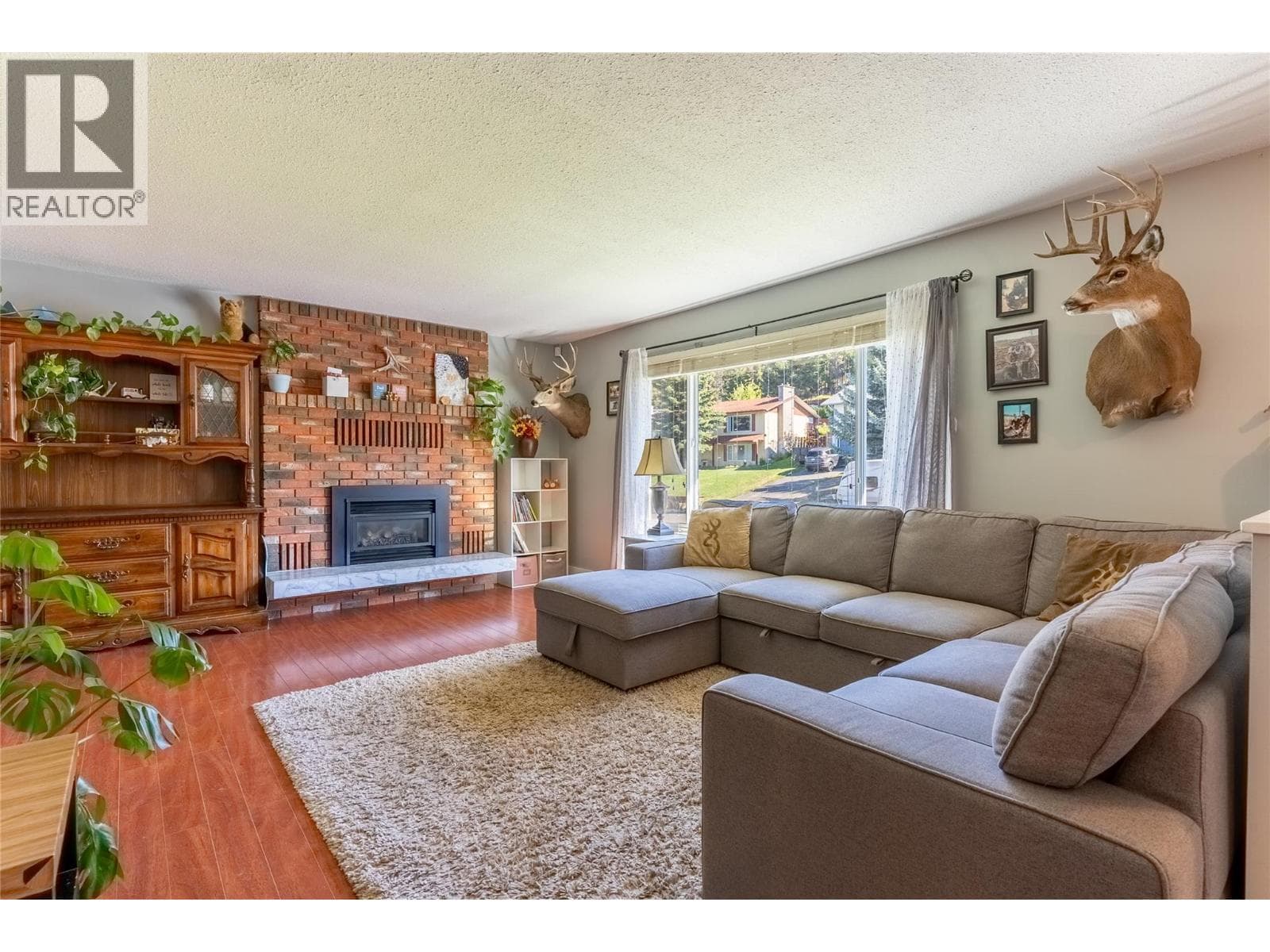 8 Breccia Drive, Interior REALTORS® — photo 2