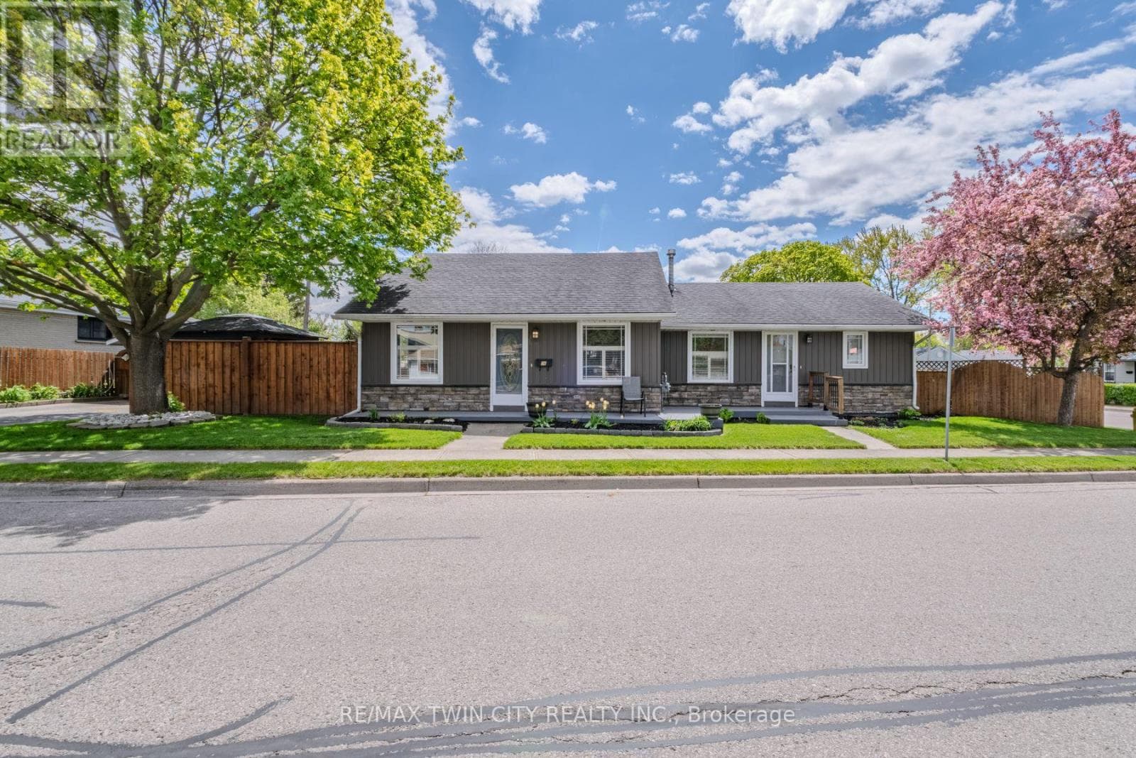 36 CRANDELL AVENUE, Toronto — photo 2