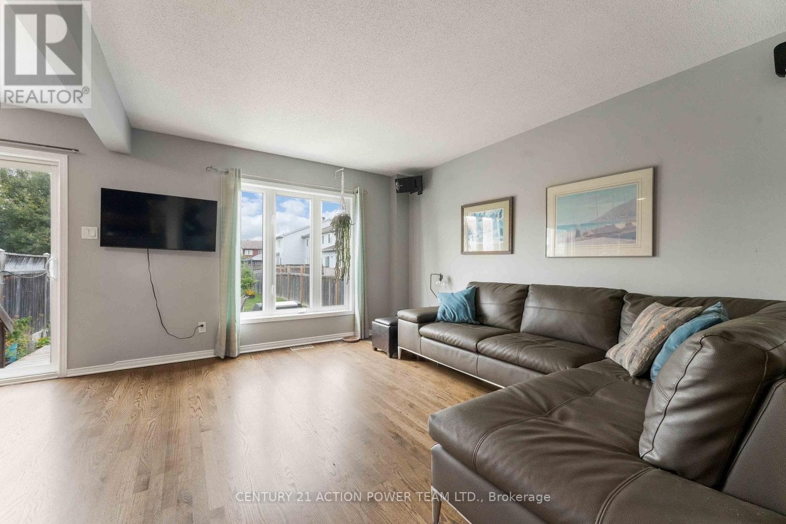 153 LOKOYA STREET, Ottawa — photo 4