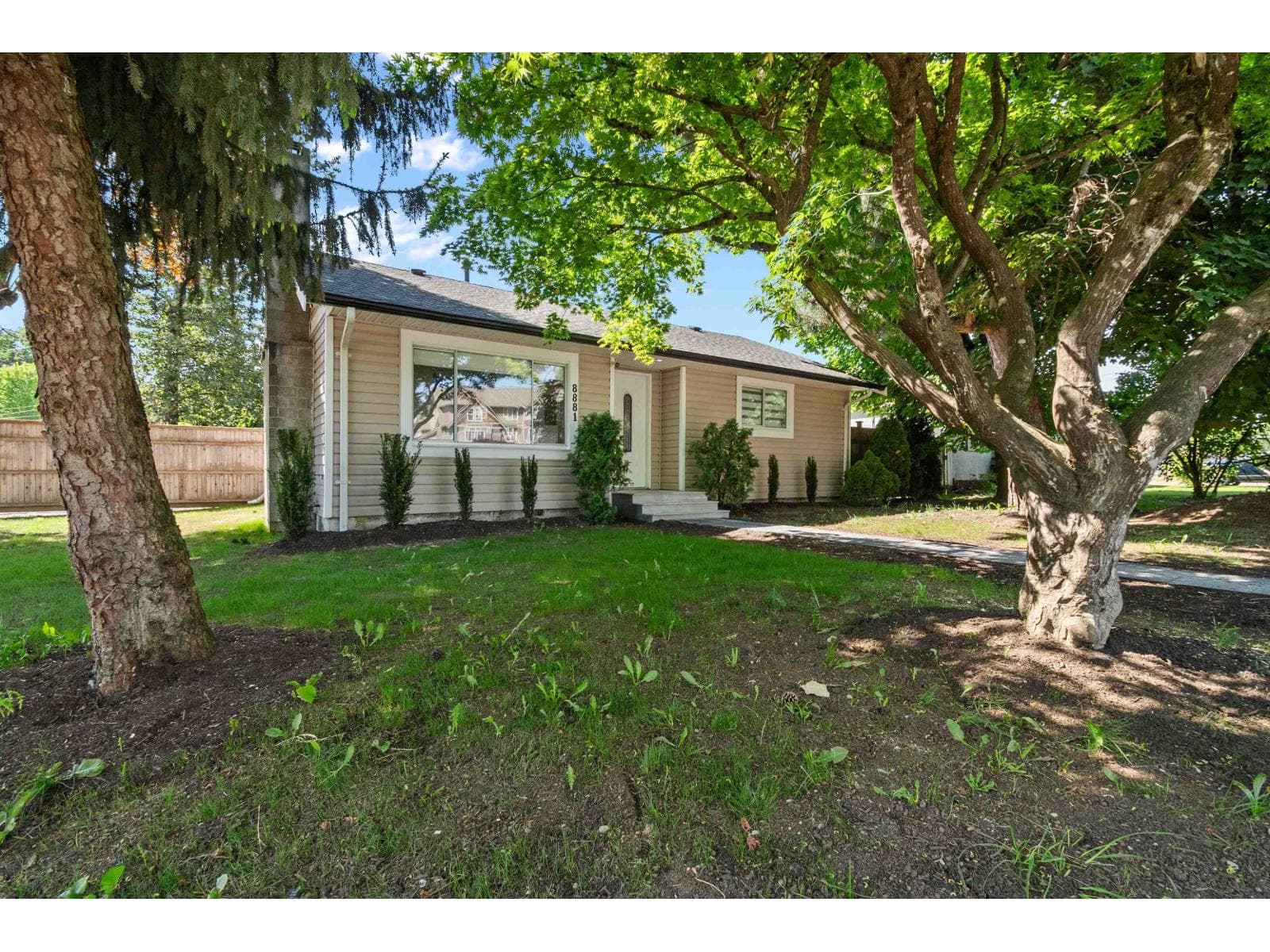 8881 NOWELL STREET, Chilliwack Proper South in Chilliwack Proper