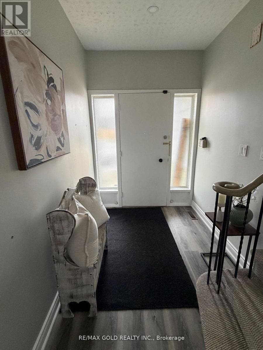 70 GREYSTONE CRESCENT, Toronto — photo 2