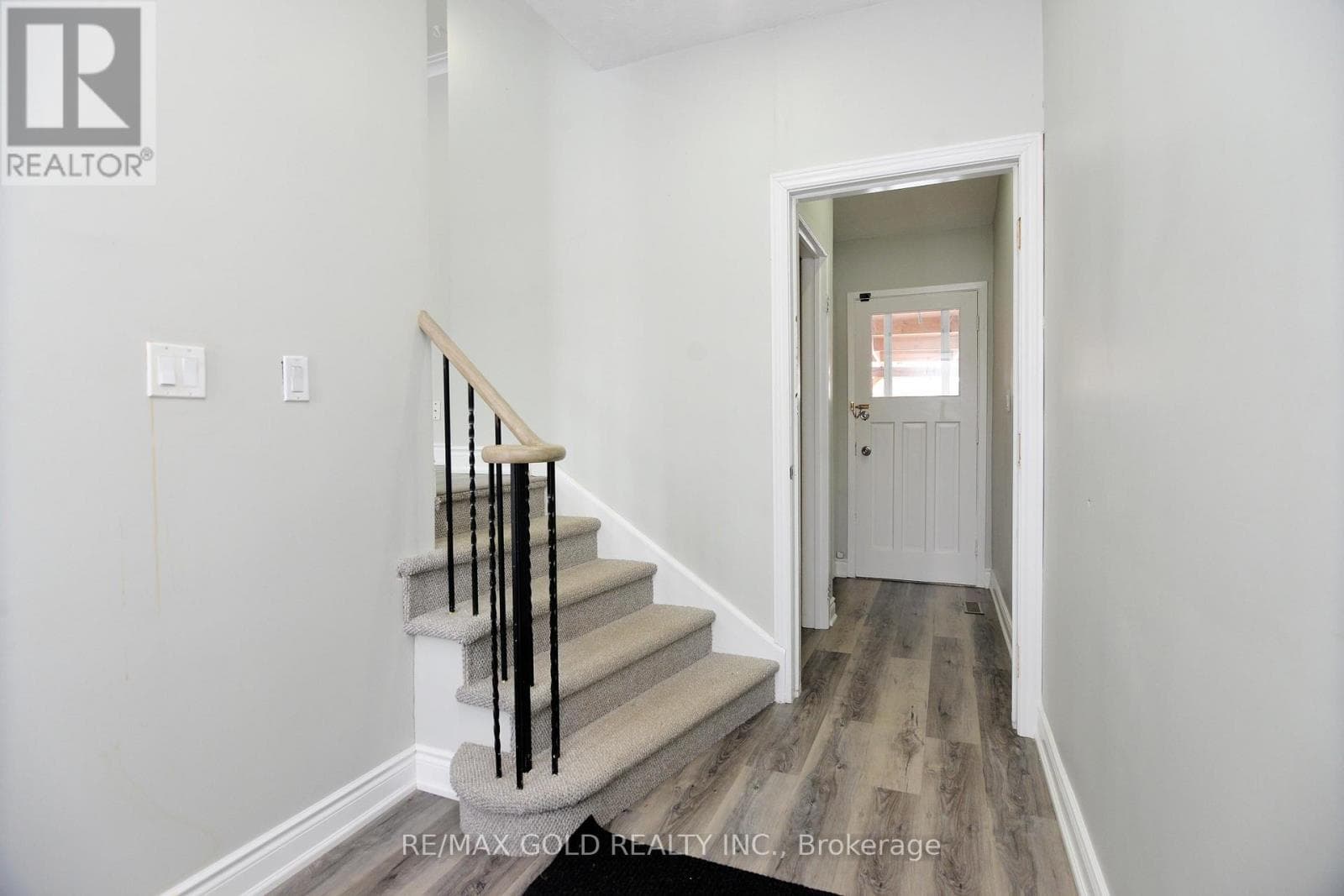 70 GREYSTONE CRESCENT, Toronto — photo 3