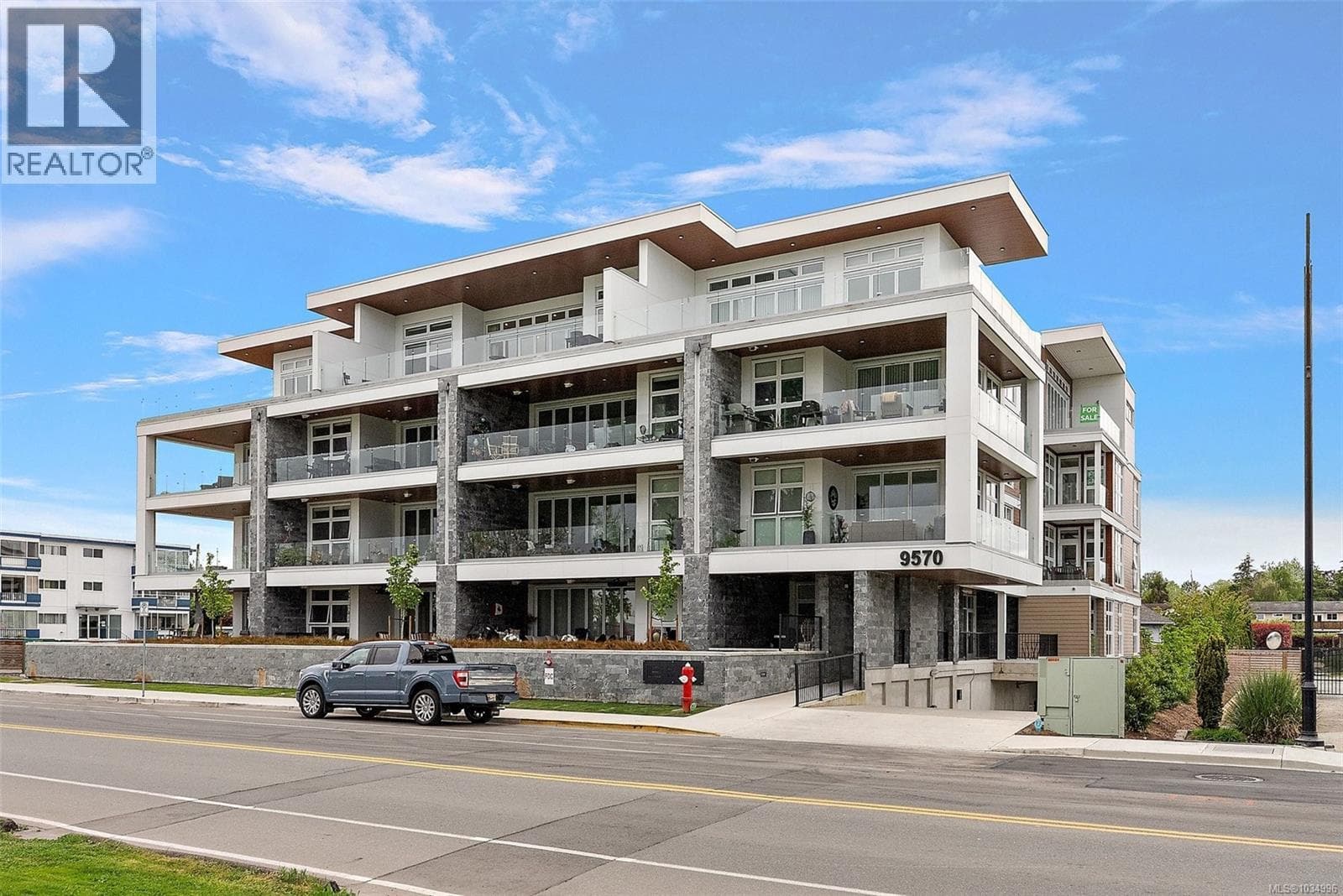 203 9570 Fifth St, Victoria — photo 3