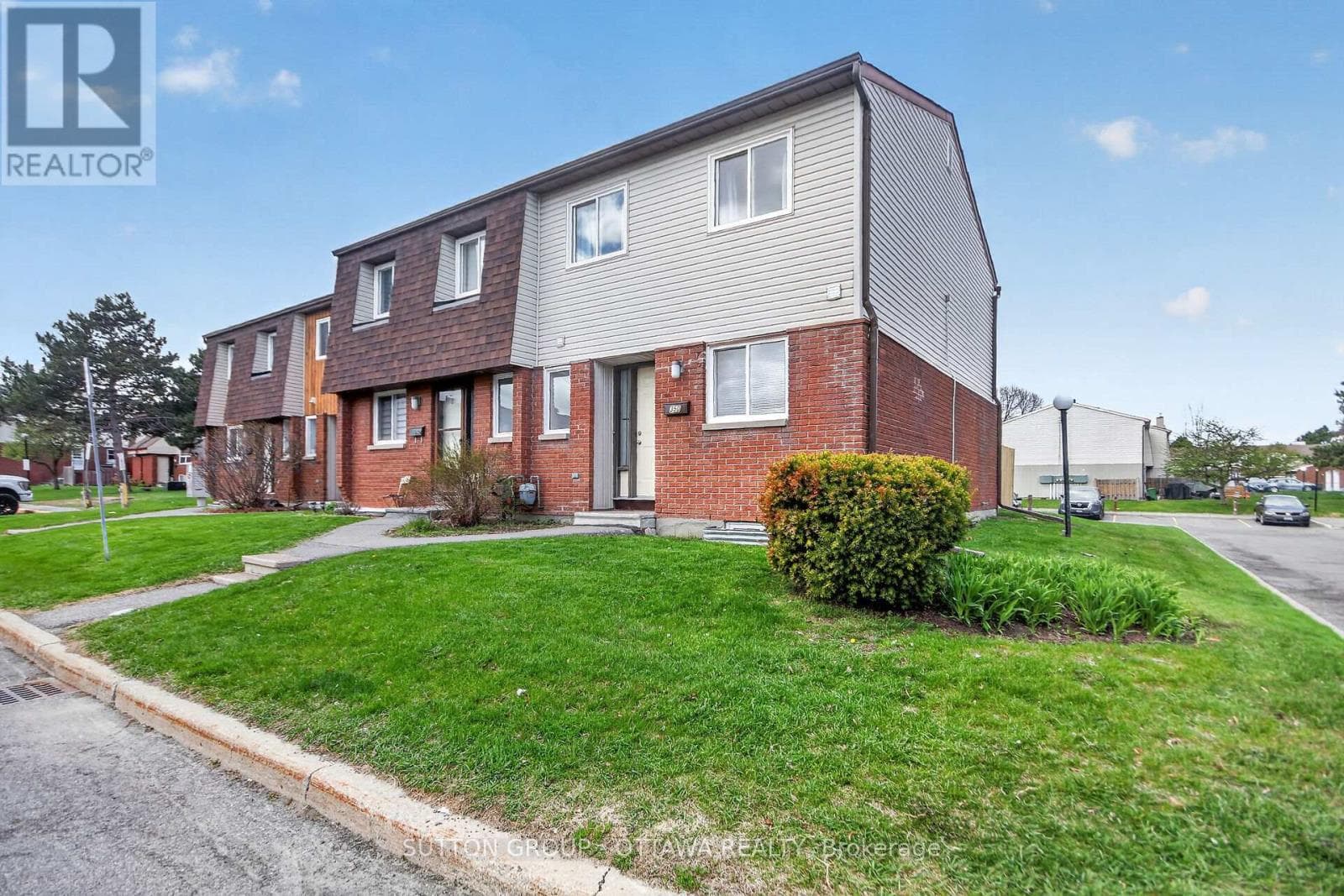 79 - 35D WOODVALE GREEN in CRAIG HENRY - MANORDALE