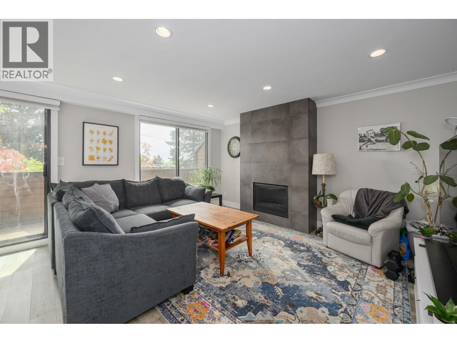 3201 LONSDALE AVENUE, Greater Vancouver — photo 3
