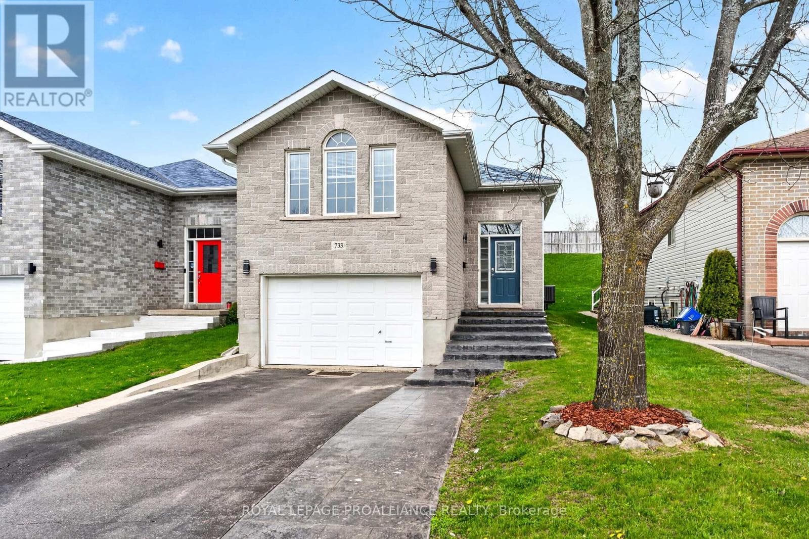 733 TANNER DRIVE in Gardiners / Meadowbrook