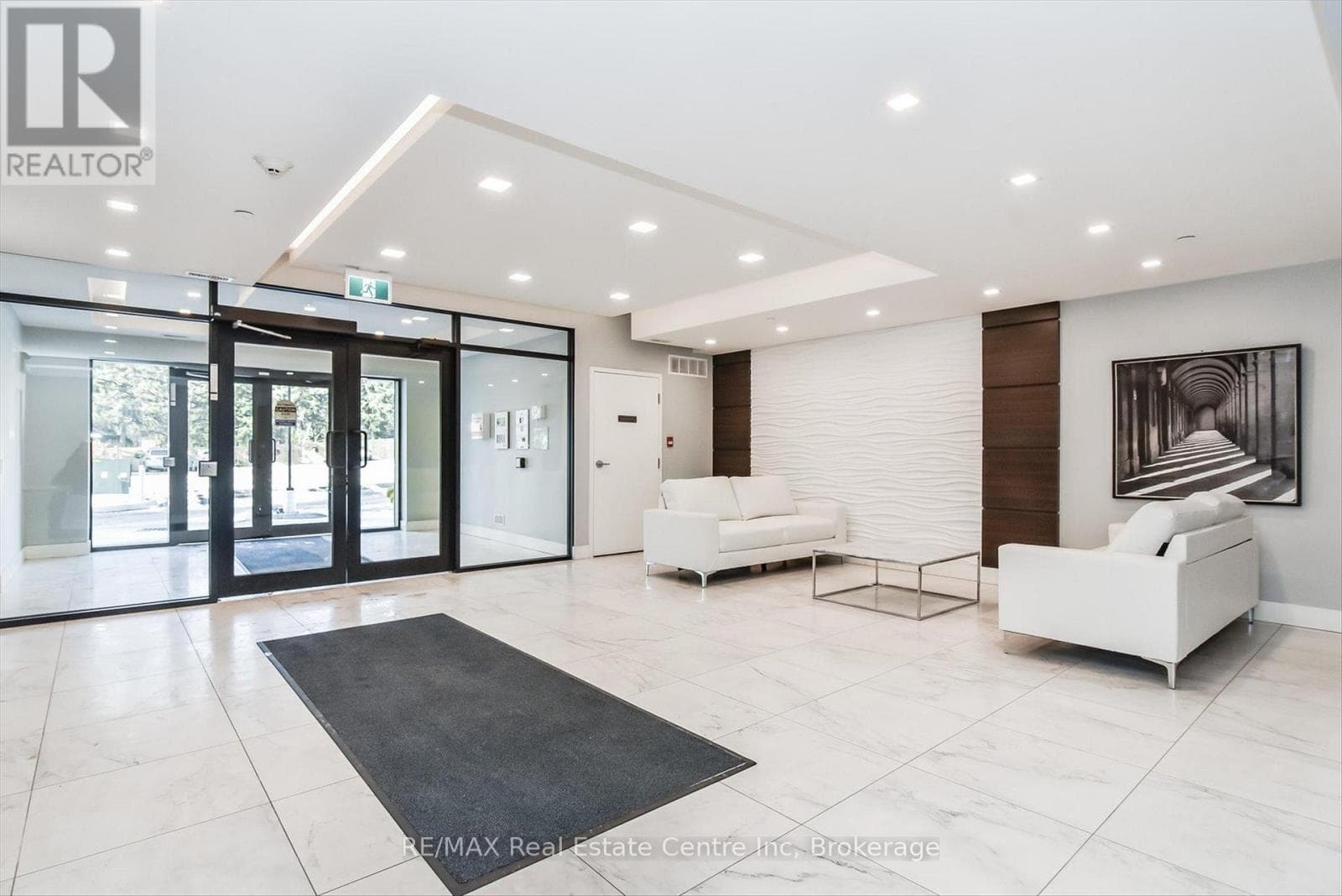 1280 GORDON Street Unit# 210, OnePoint — photo 3