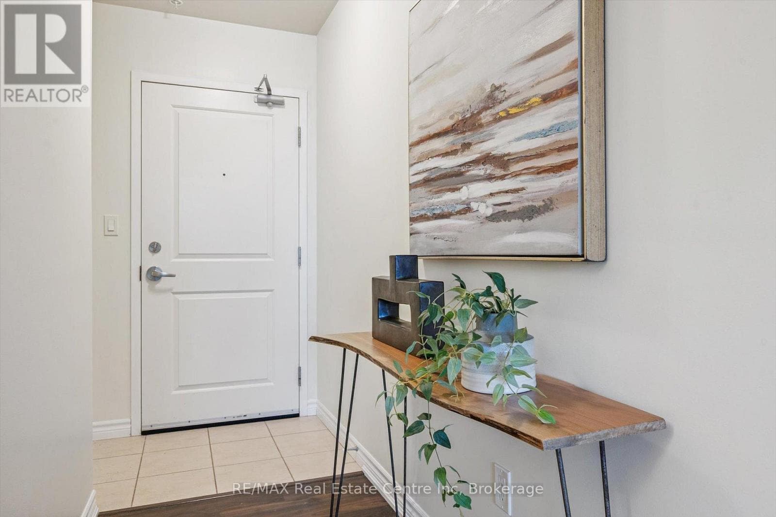 1280 GORDON Street Unit# 210, OnePoint — photo 4
