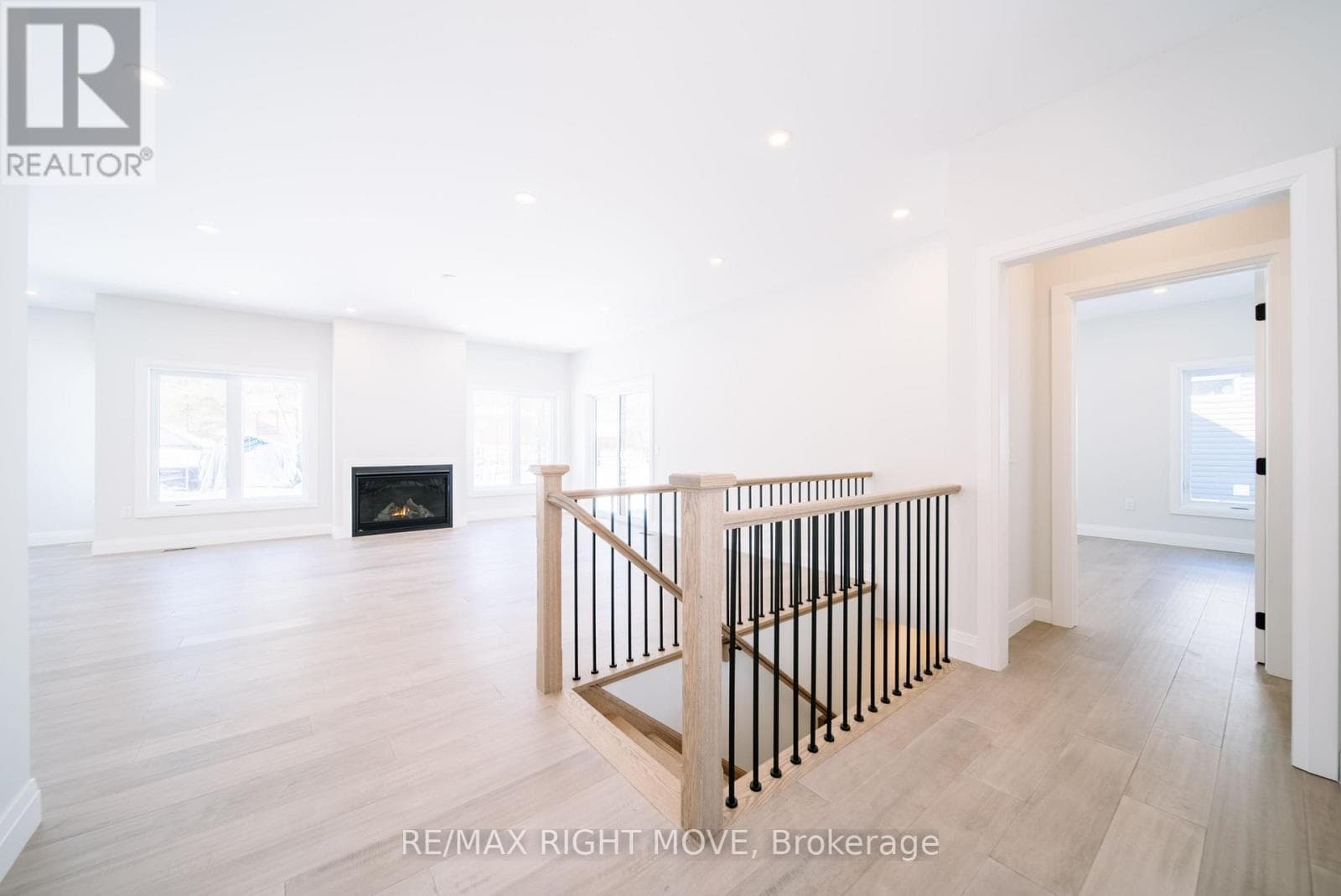 38 BELLEHUMEUR ROAD, Toronto — photo 4