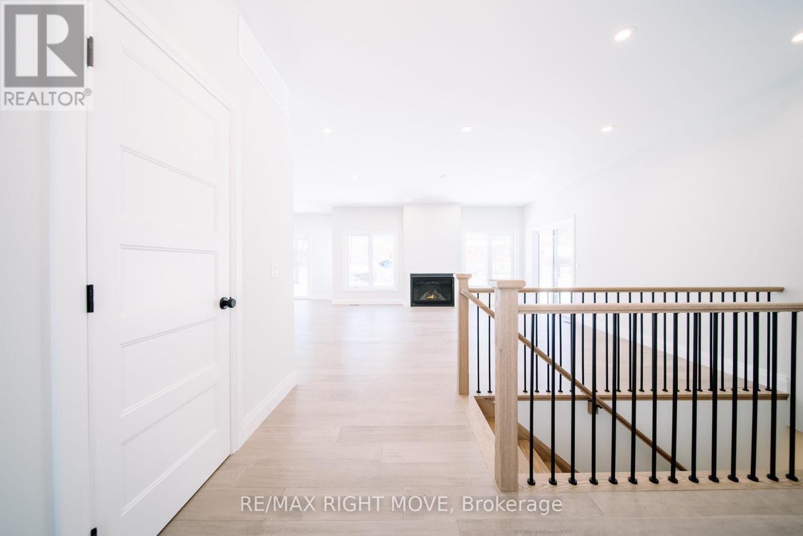 38 BELLEHUMEUR ROAD, Toronto — photo 5