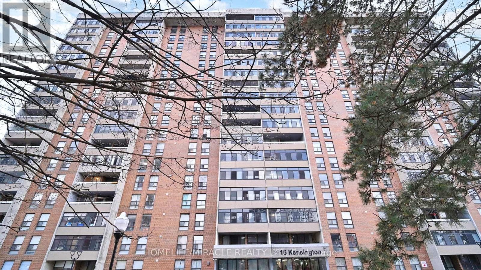 1112 - 15 KENSINGTON ROAD, Toronto — photo 2