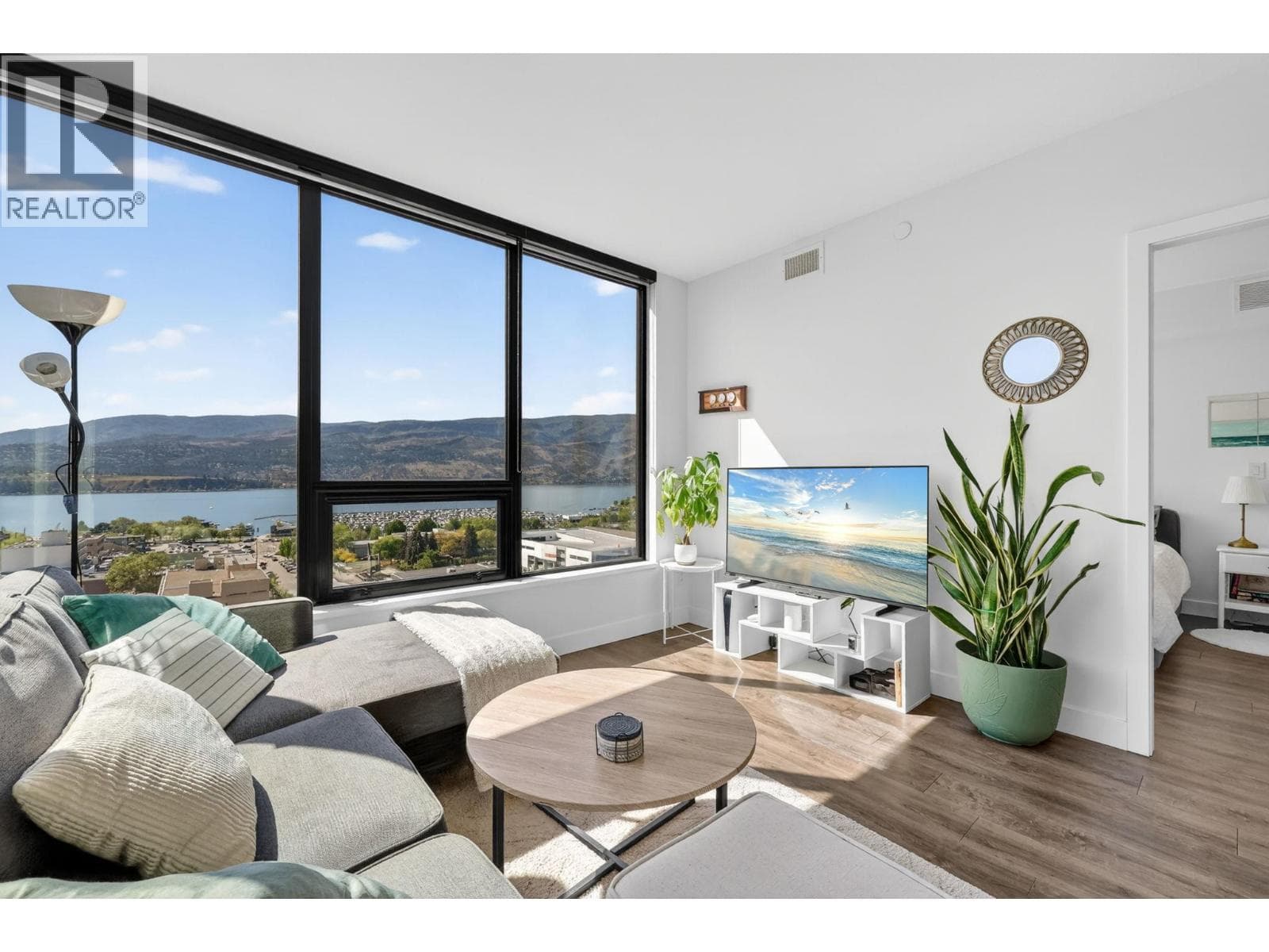 1471 St Paul Street Unit# 1505, Interior REALTORS® — photo 3