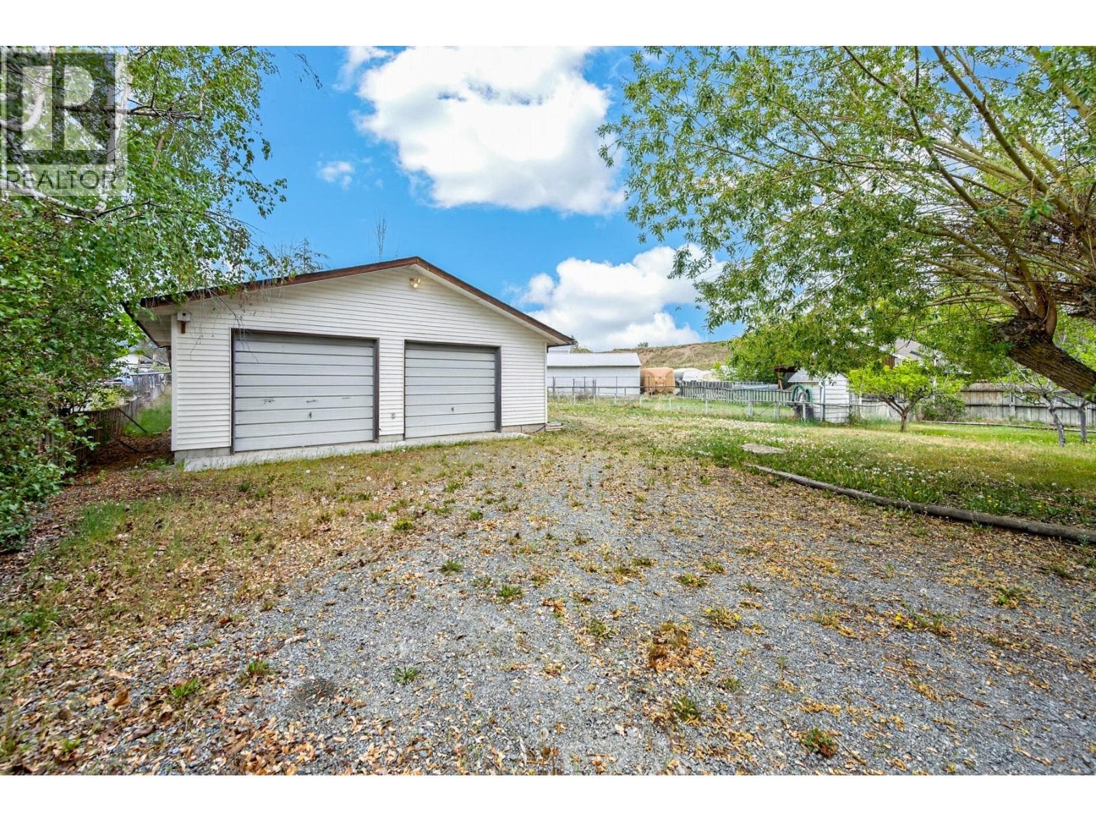 2268 SCHINDLER Crescent, Interior REALTORS® — photo 3