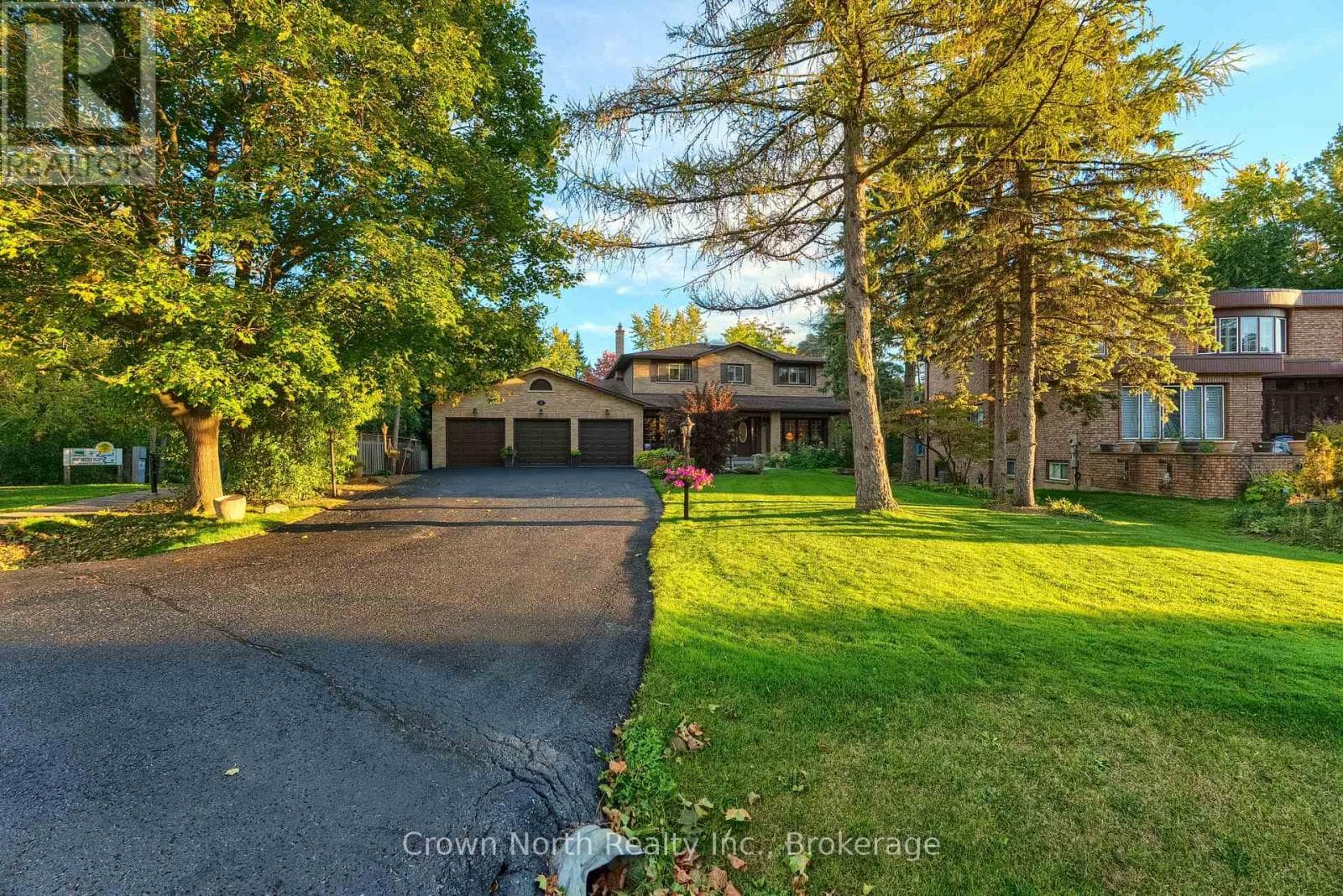17 BLACK WILLOW COURT, Toronto — photo 2